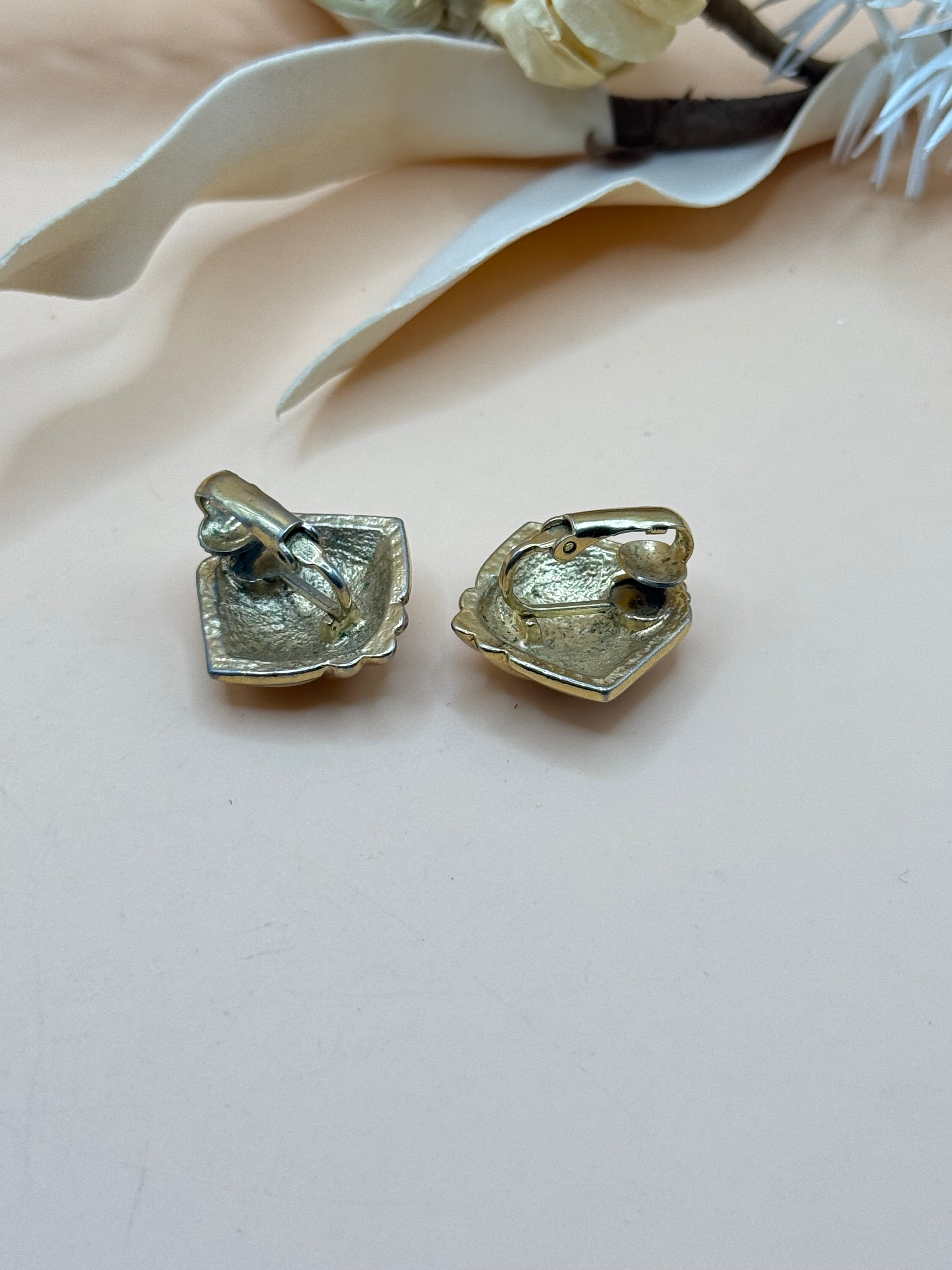 Vintage Gold Tone Cream Enamel Fan Clip-On Earrings