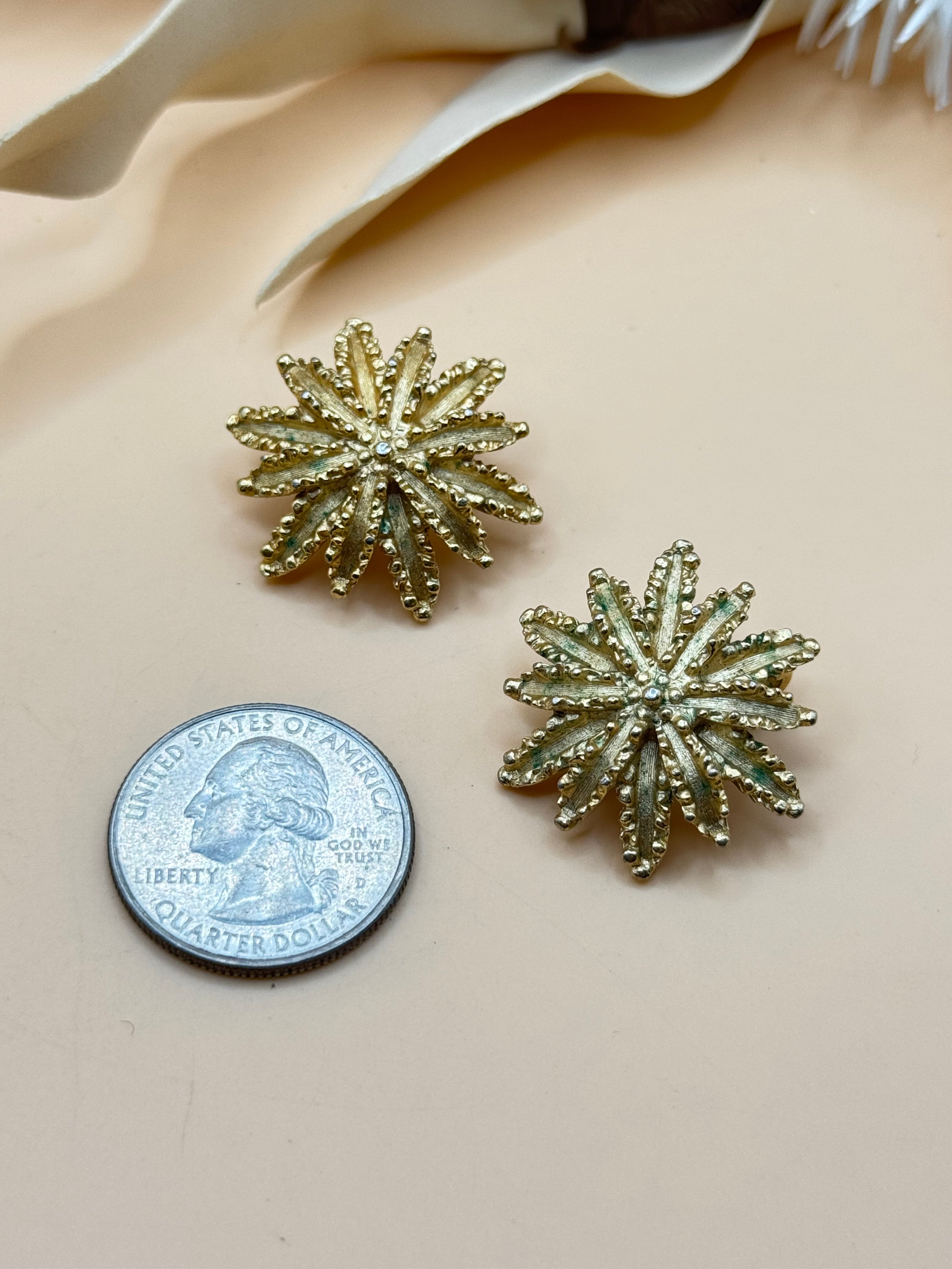 Vintage Avon Gold Tone Sunburst Flower Clip-On Earrings
