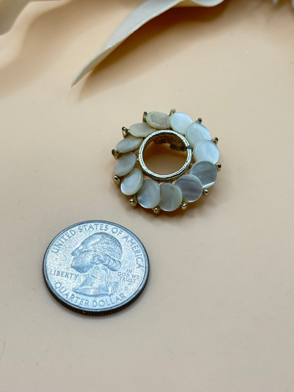Vintage Gold Tone White Oval Wreath Brooch