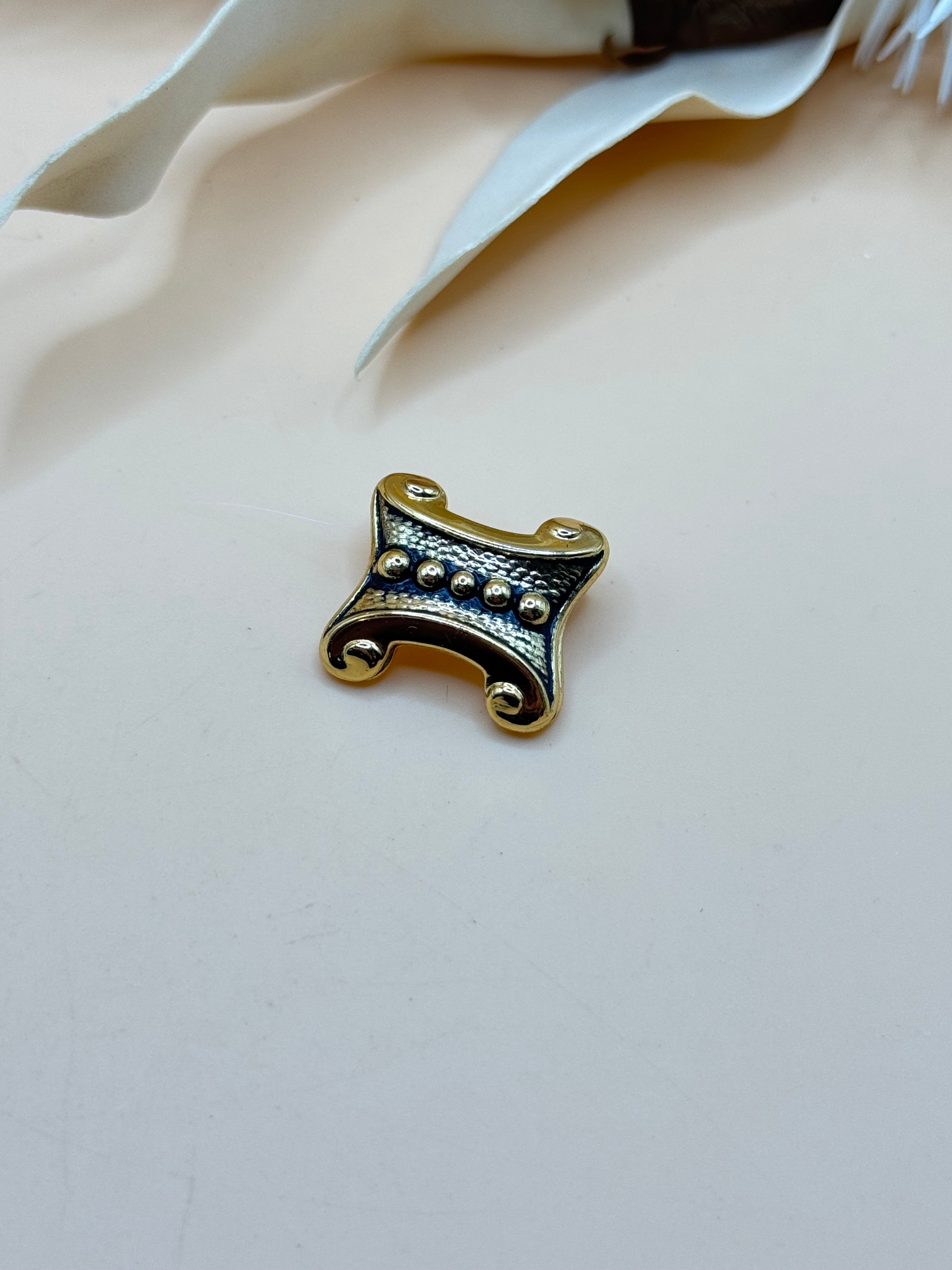 Vintage Gold Tone Geometric Scroll Brooch