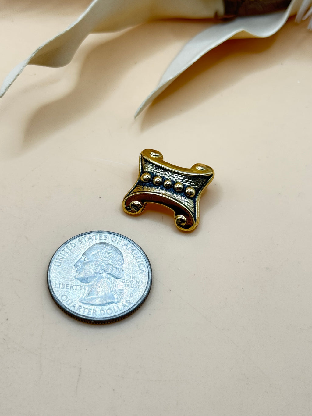Vintage Gold Tone Geometric Scroll Brooch