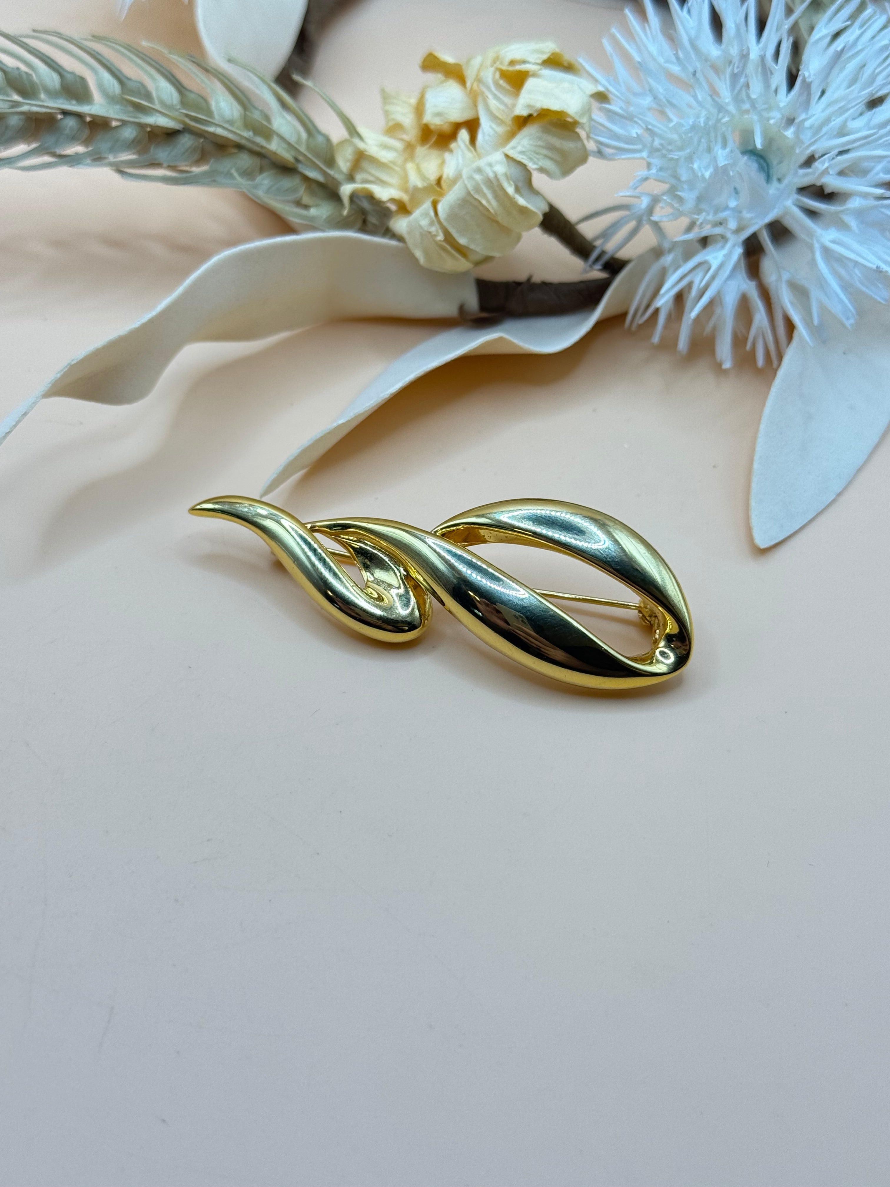 Vintage Gold Tone Abstract Swirl Brooch