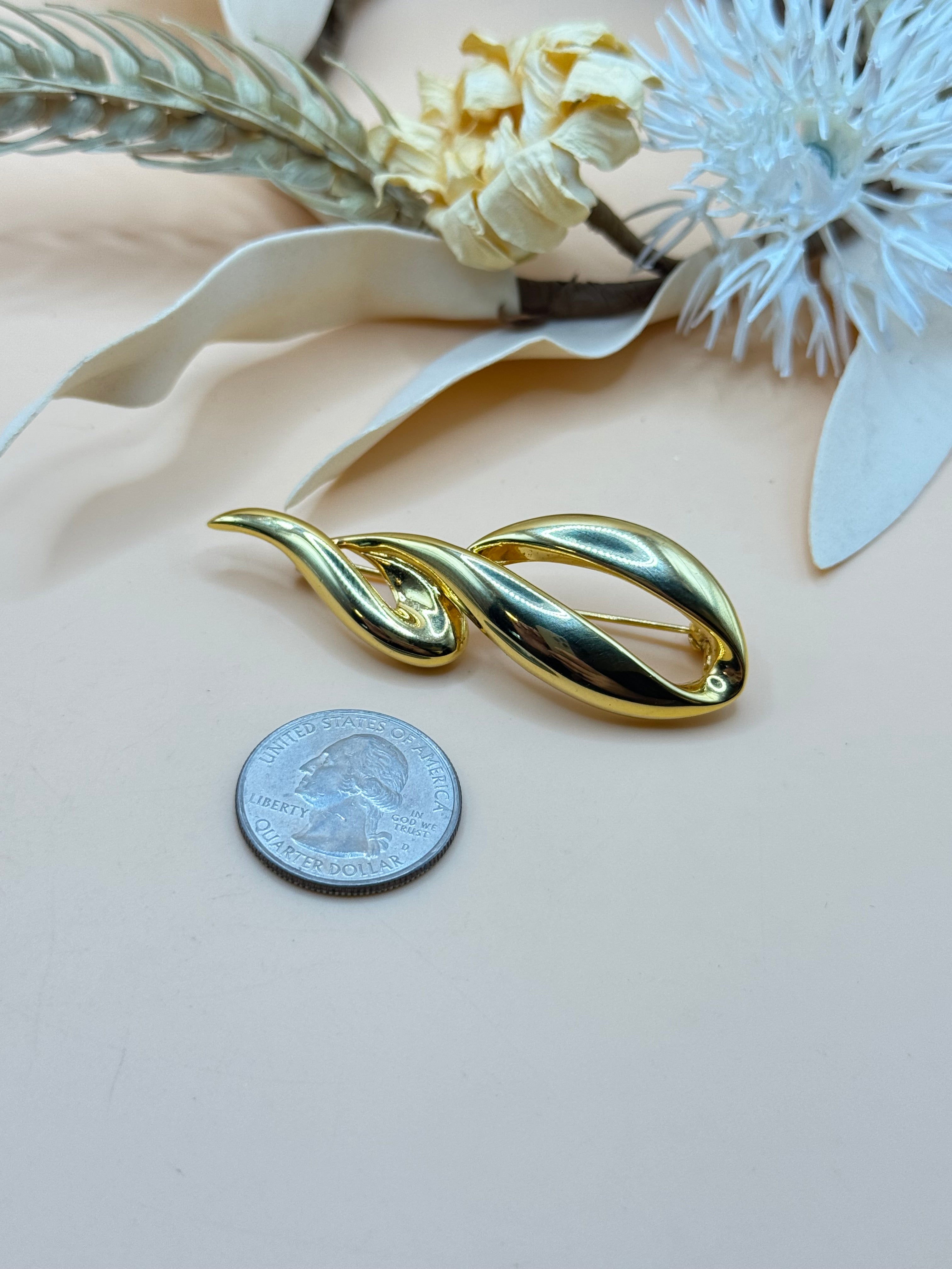 Vintage Gold Tone Abstract Swirl Brooch