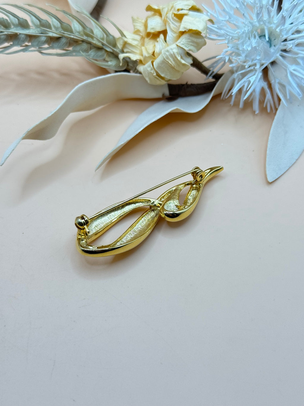 Vintage Gold Tone Abstract Swirl Brooch