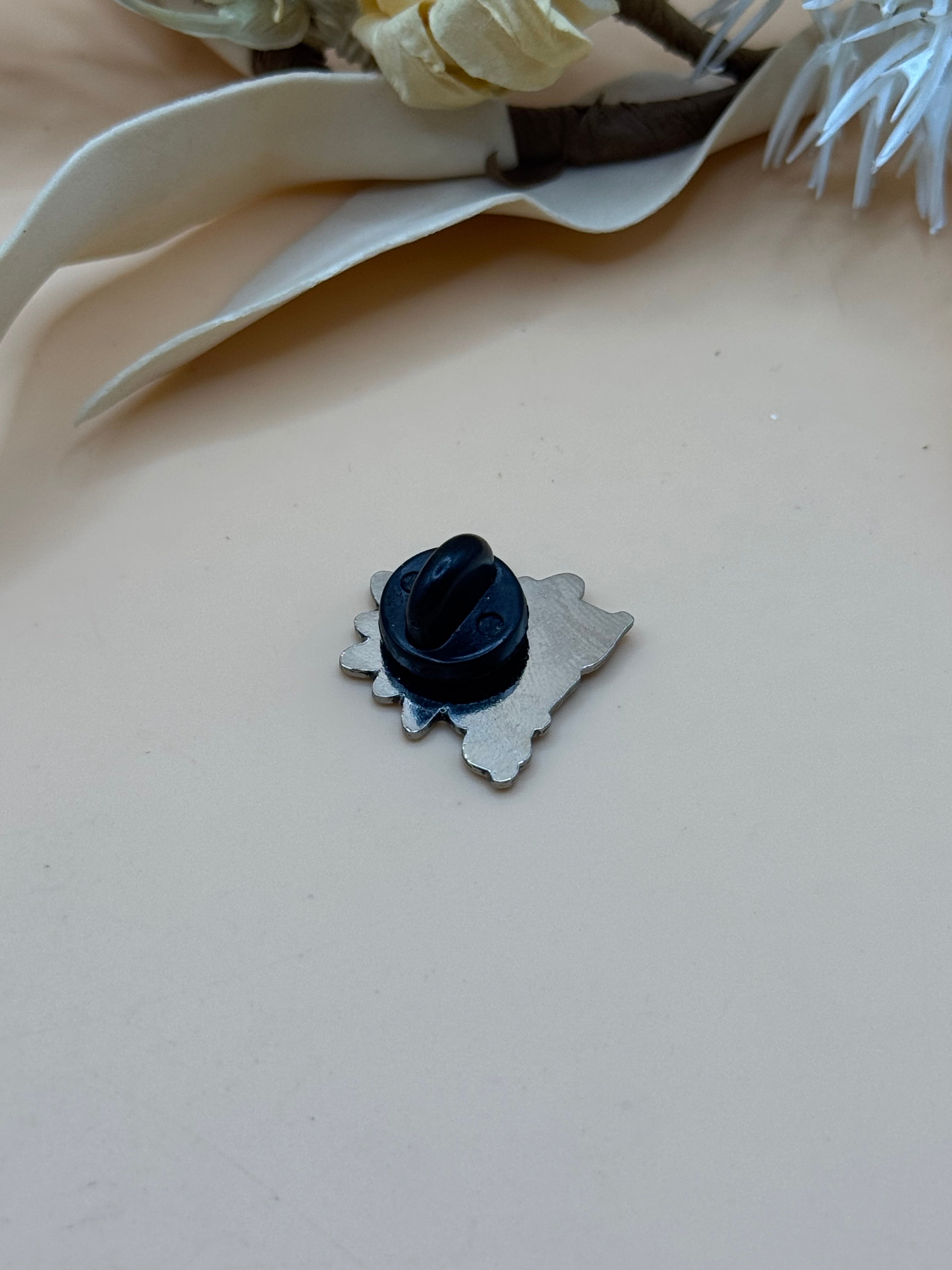 Diva Pink and White Floral Enamel Lapel Pin