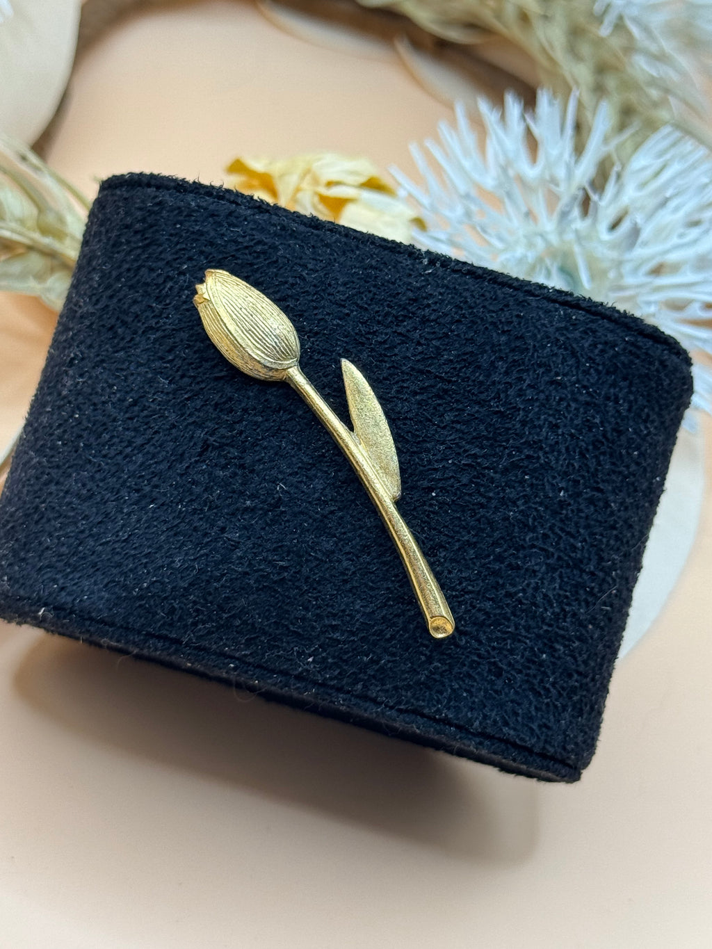 Vintage Gold Tone Tulip Flower Lapel Pin