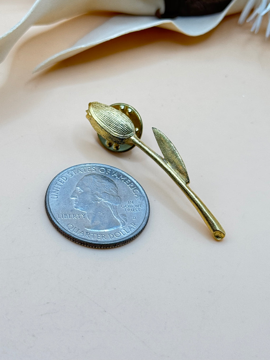 Vintage Gold Tone Tulip Flower Lapel Pin