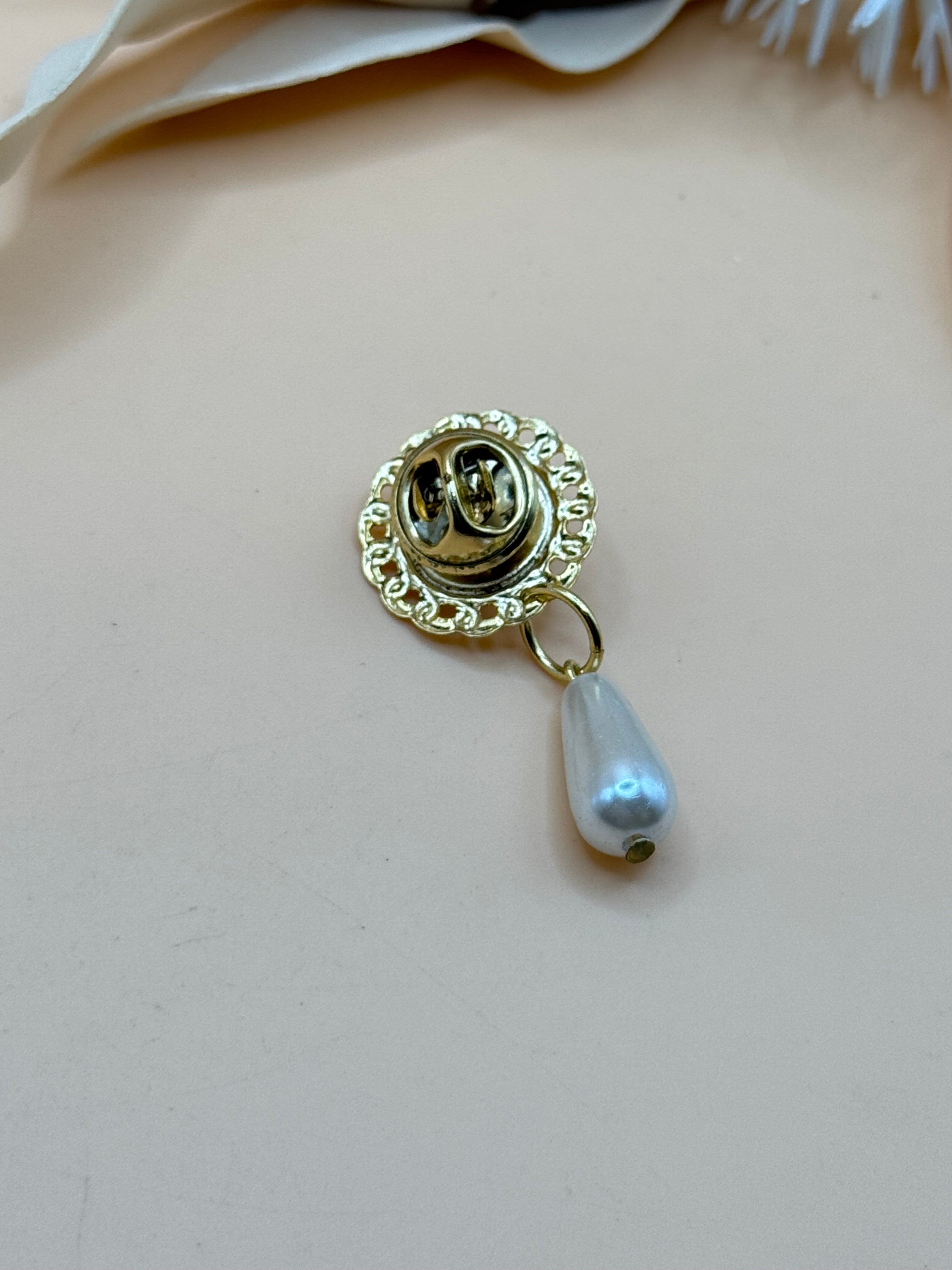 Gold Tone Faux Pearl Dangle Lapel Pin