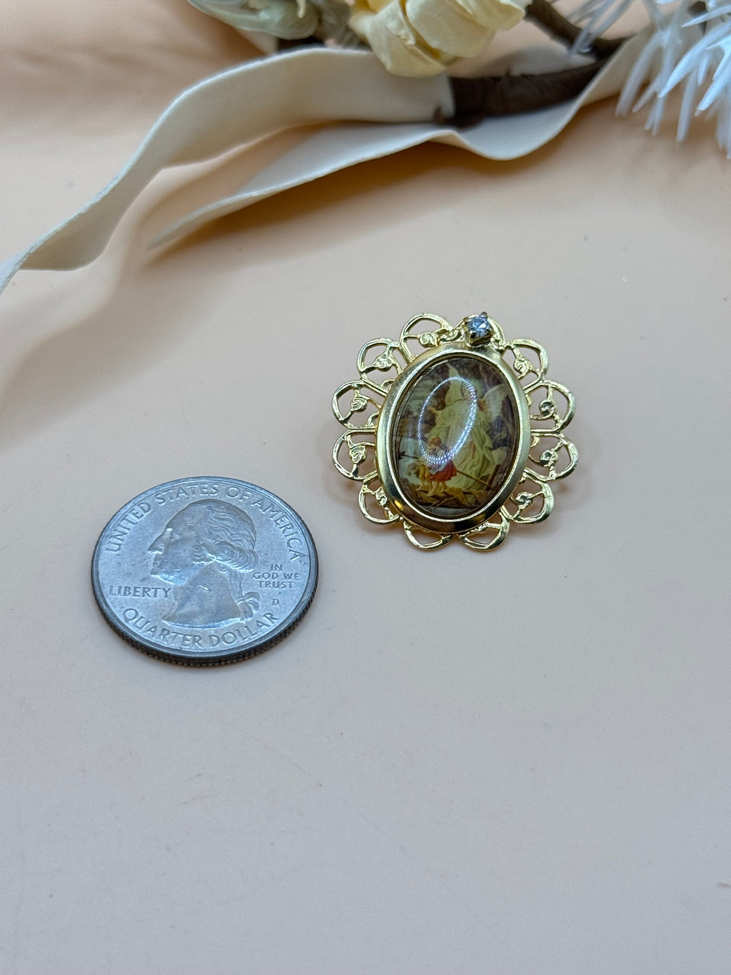 Vintage Gold Tone Guardian Angel Religious Image Filigree Pin