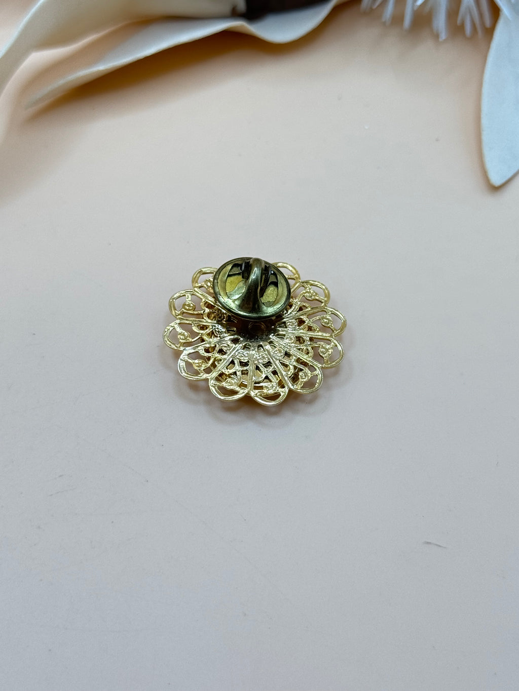 Vintage Gold Tone Guardian Angel Religious Image Filigree Pin