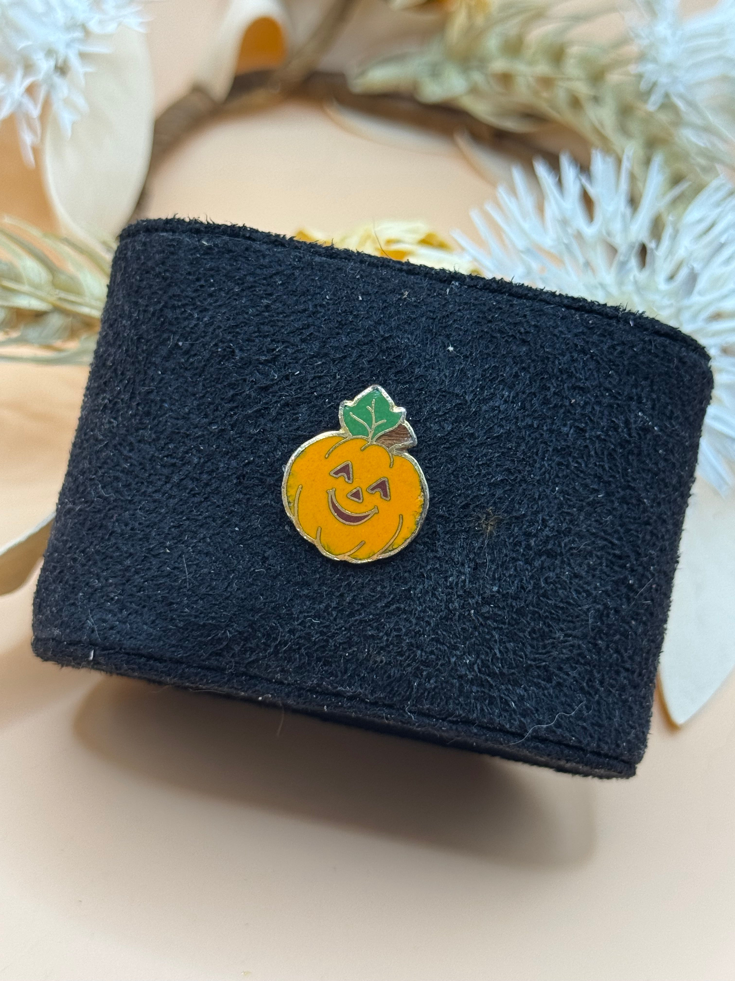 Vintage 1983 Gold Tone Enamel Jack-O’-Lantern Pumpkin Lapel Pin