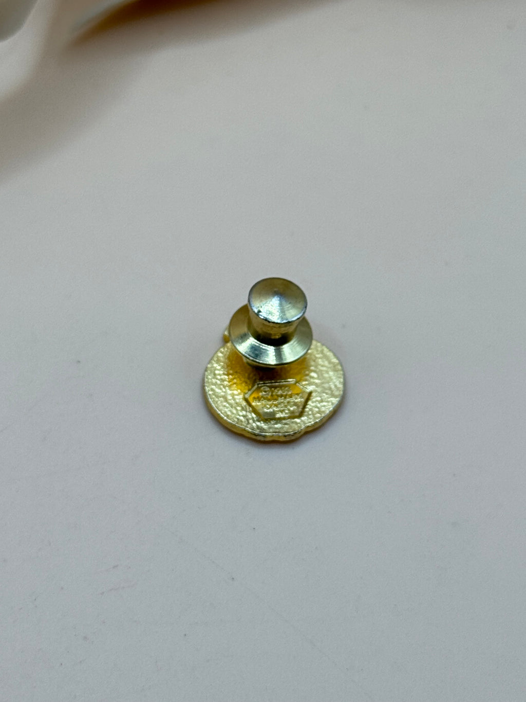 Vintage 1983 Gold Tone Enamel Jack-O’-Lantern Pumpkin Lapel Pin