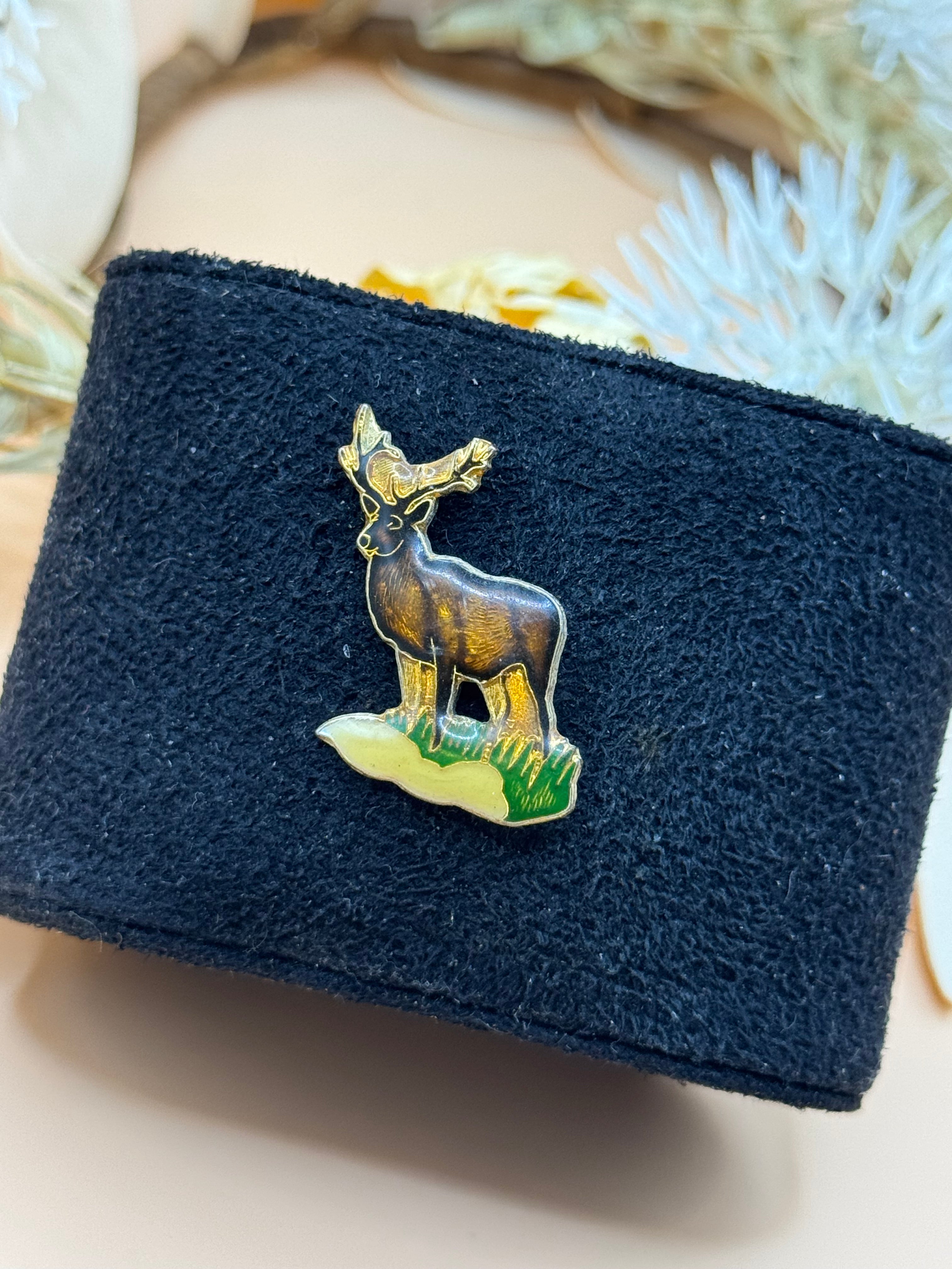 Vintage Gold Tone Enamel Stag Deer Lapel Pin