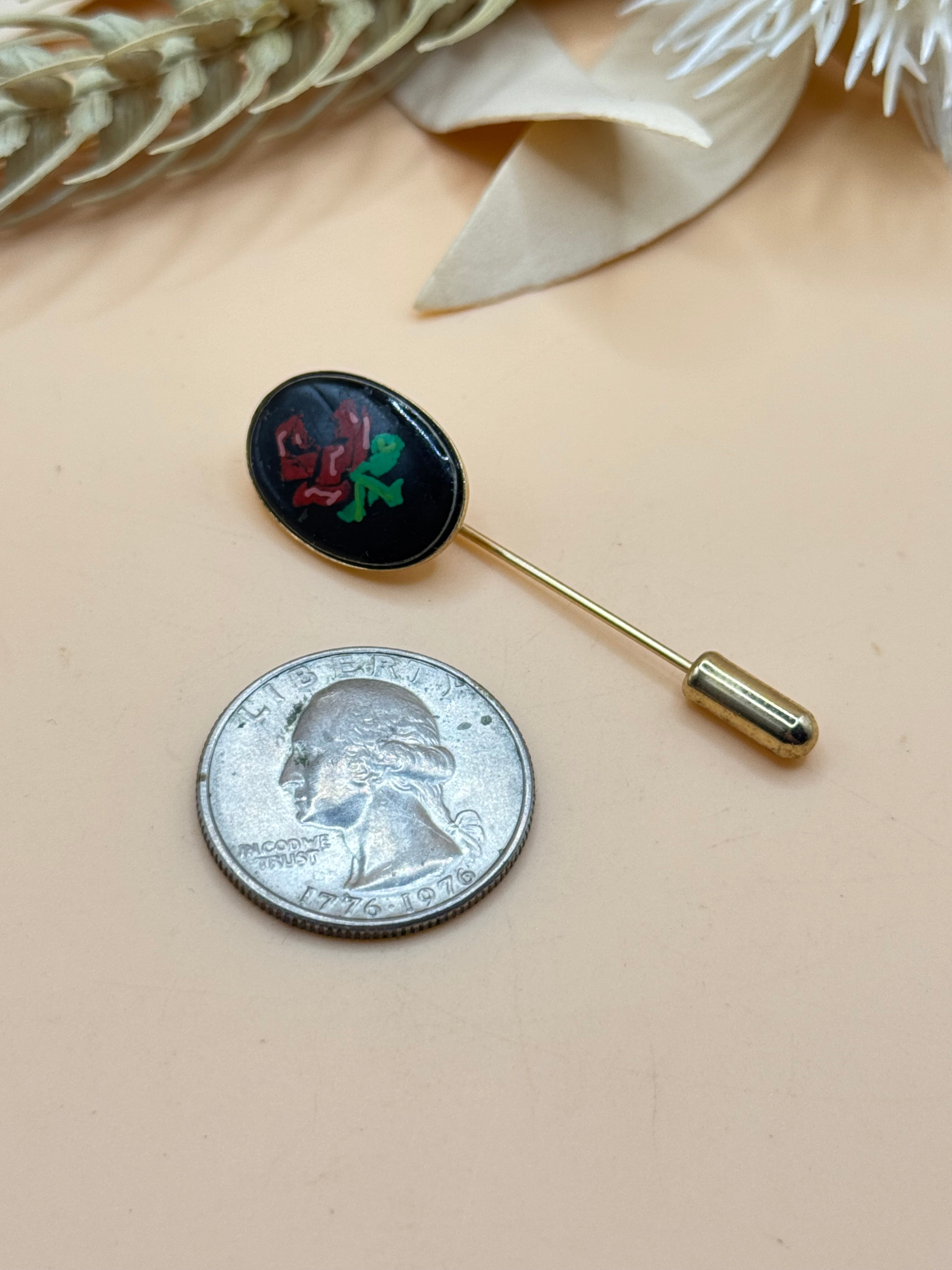 Gold Tone Black Oval Asian Character Stick Pin