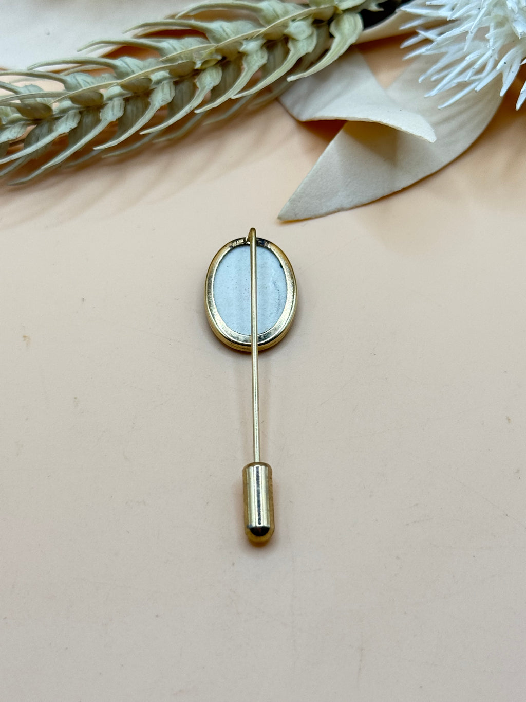 Gold Tone Black Oval Asian Character Stick Pin