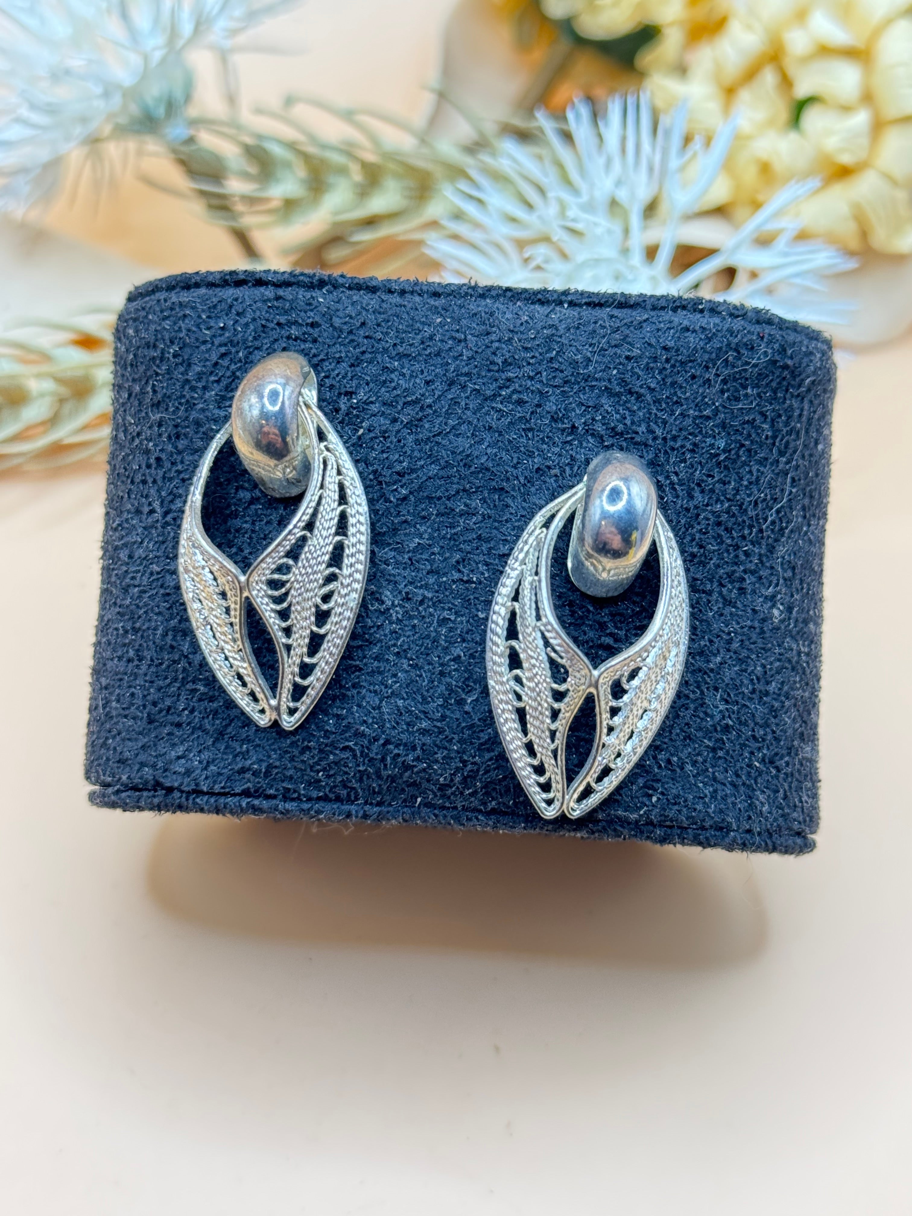 Vintage Silver Tone Openwork Leaf Dangle Earrings