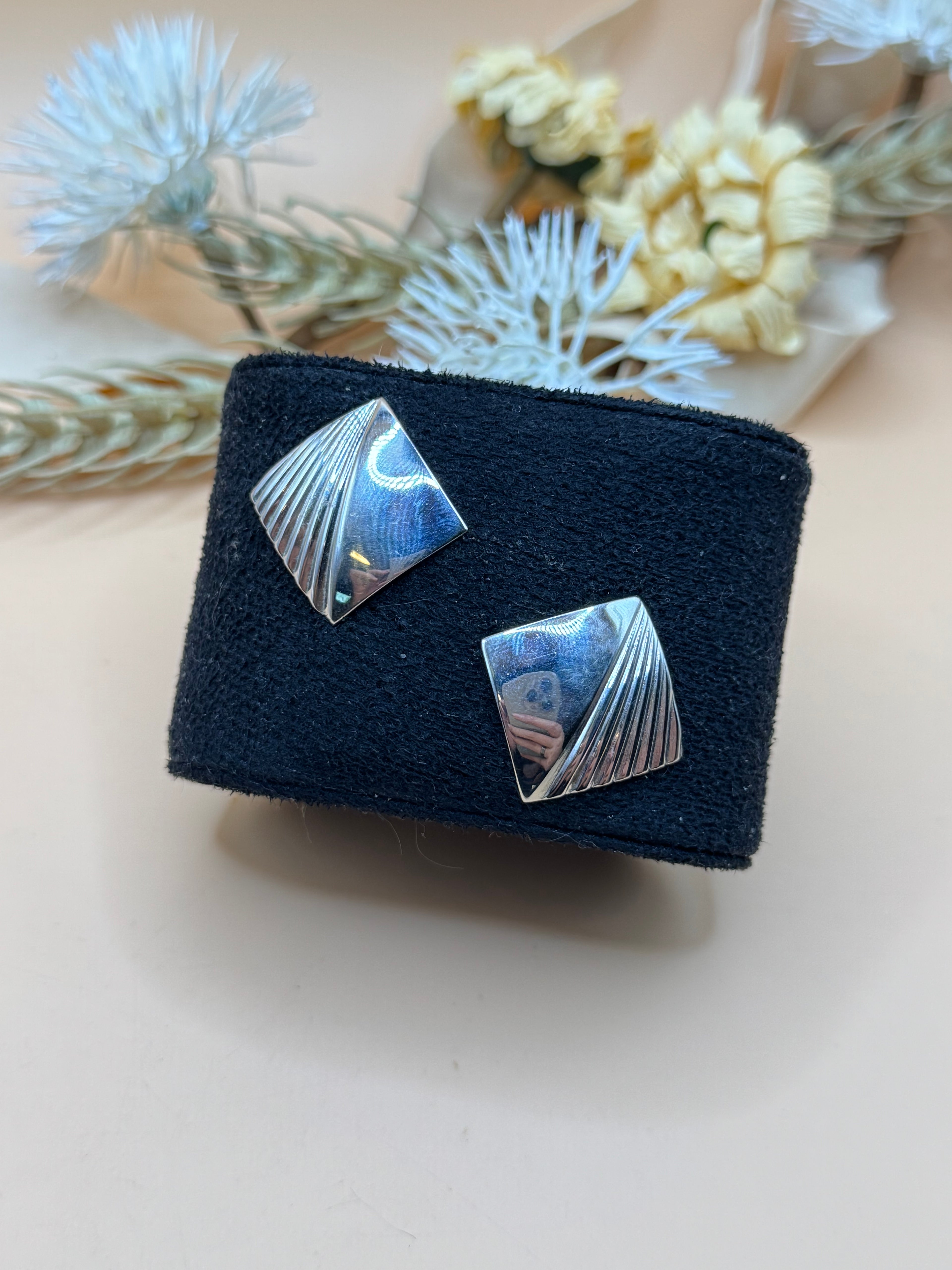 Vintage Silver Tone Ribbed Geometric Stud Earrings