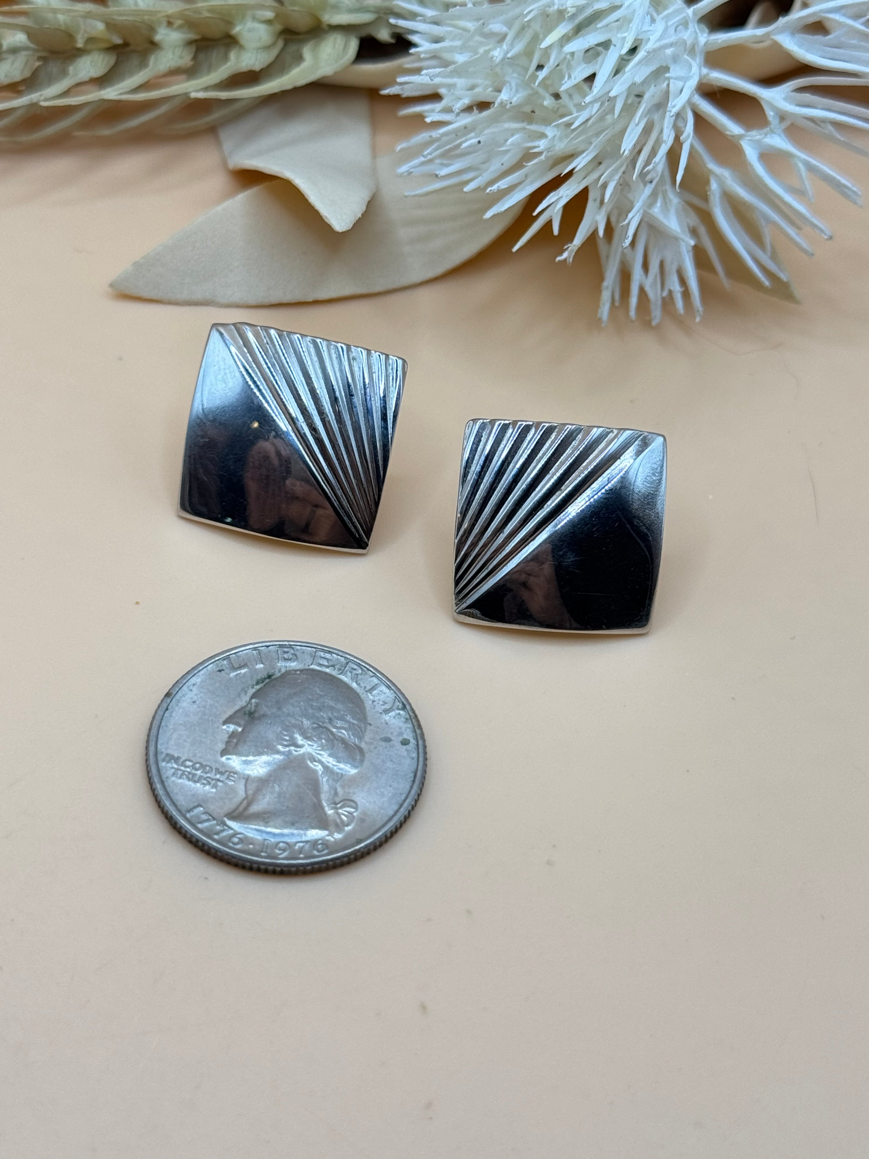 Vintage Silver Tone Ribbed Geometric Stud Earrings