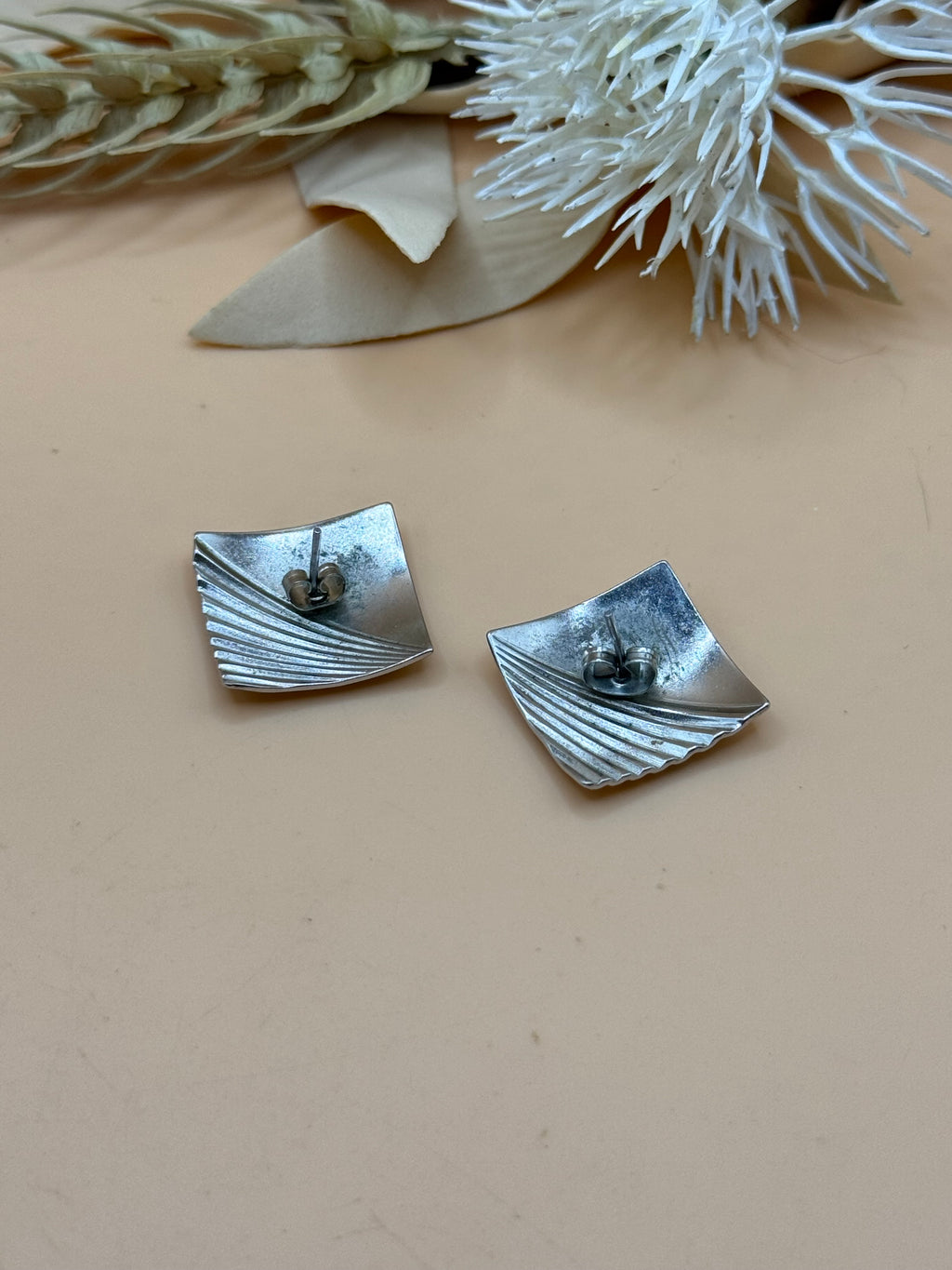 Vintage Silver Tone Ribbed Geometric Stud Earrings