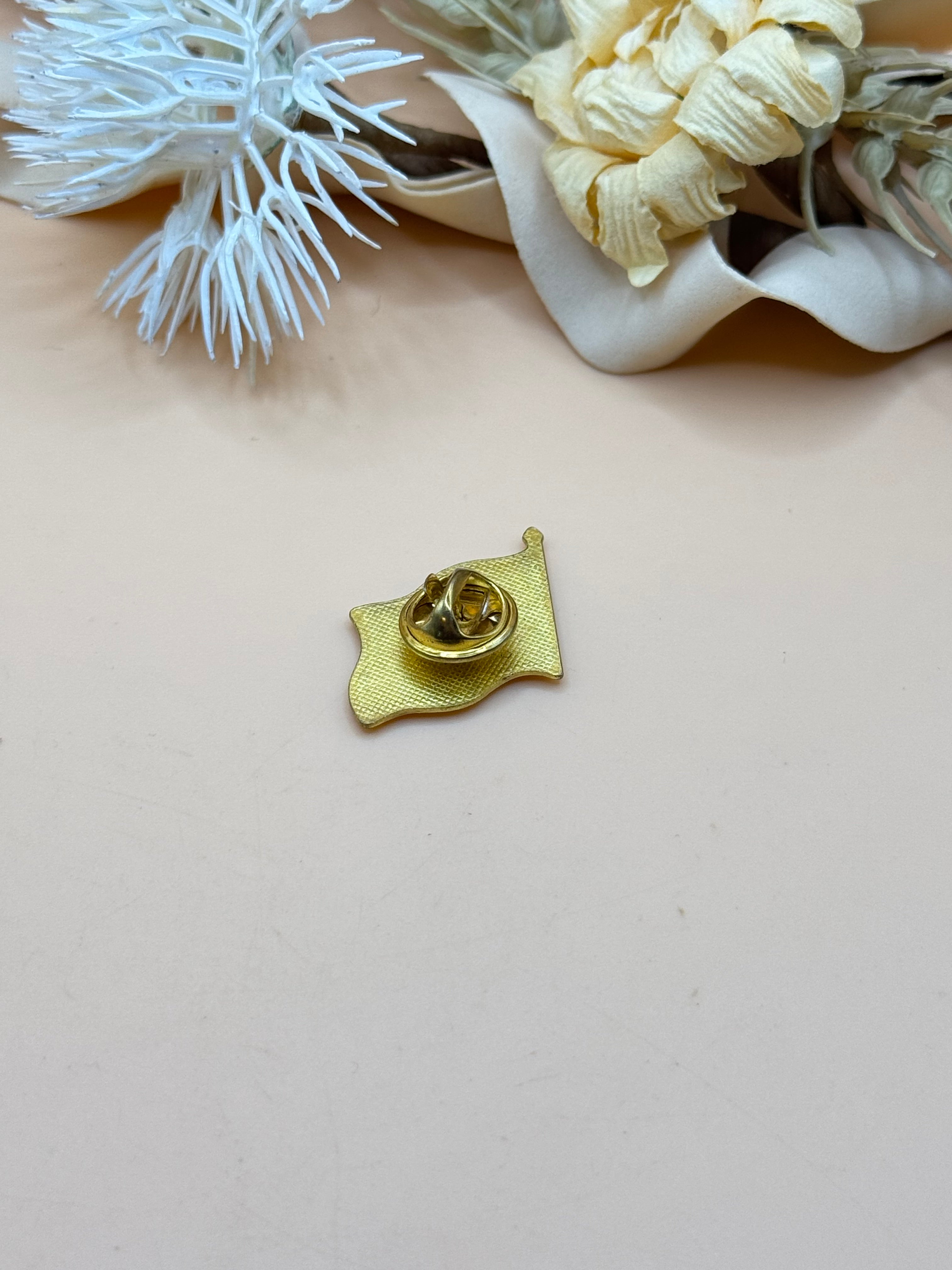 Gold Tone American Flag Enamel Lapel Pin
