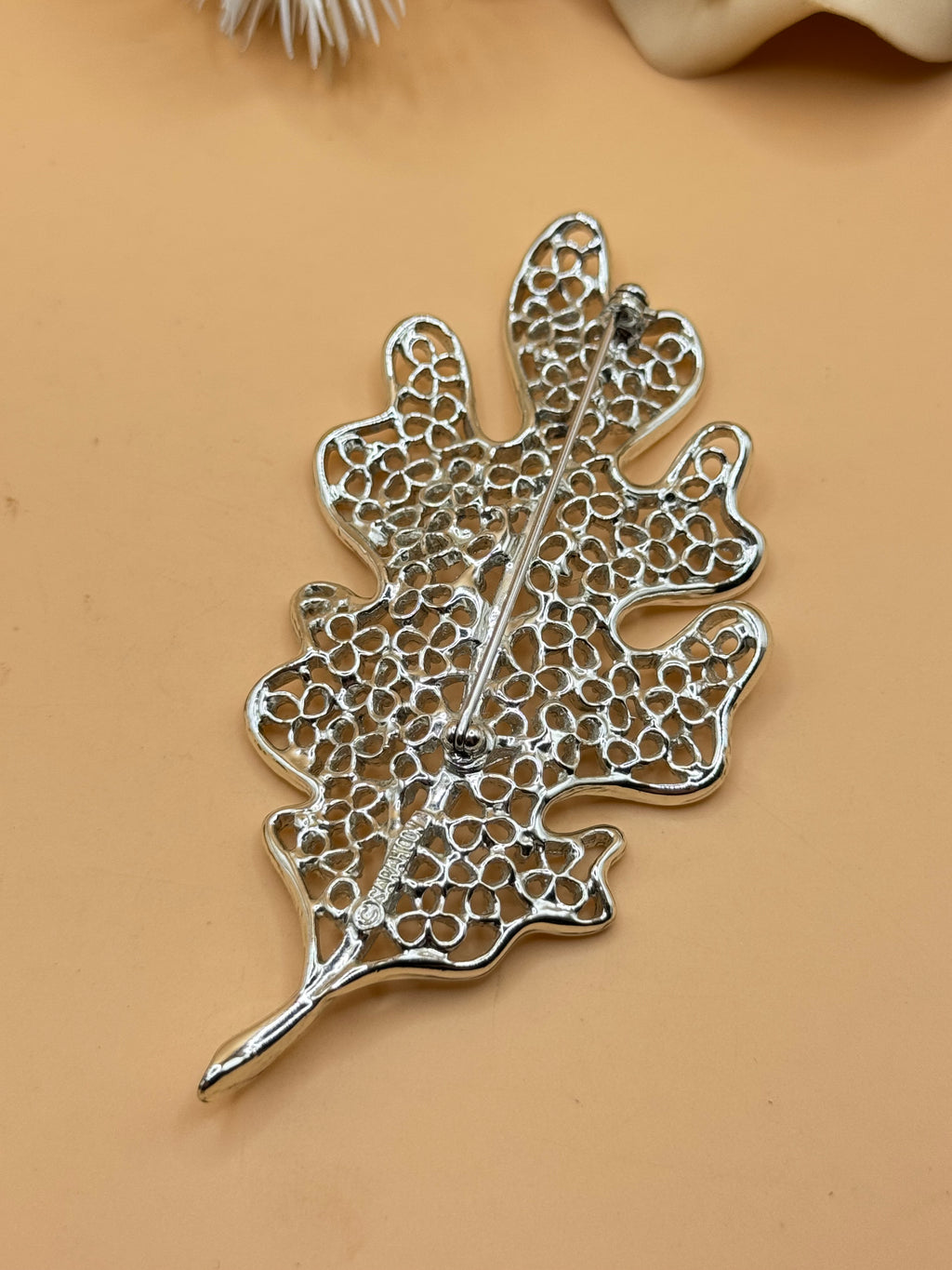 Vintage Sarah Coventry Silver Tone Filigree Oak Leaf Brooch