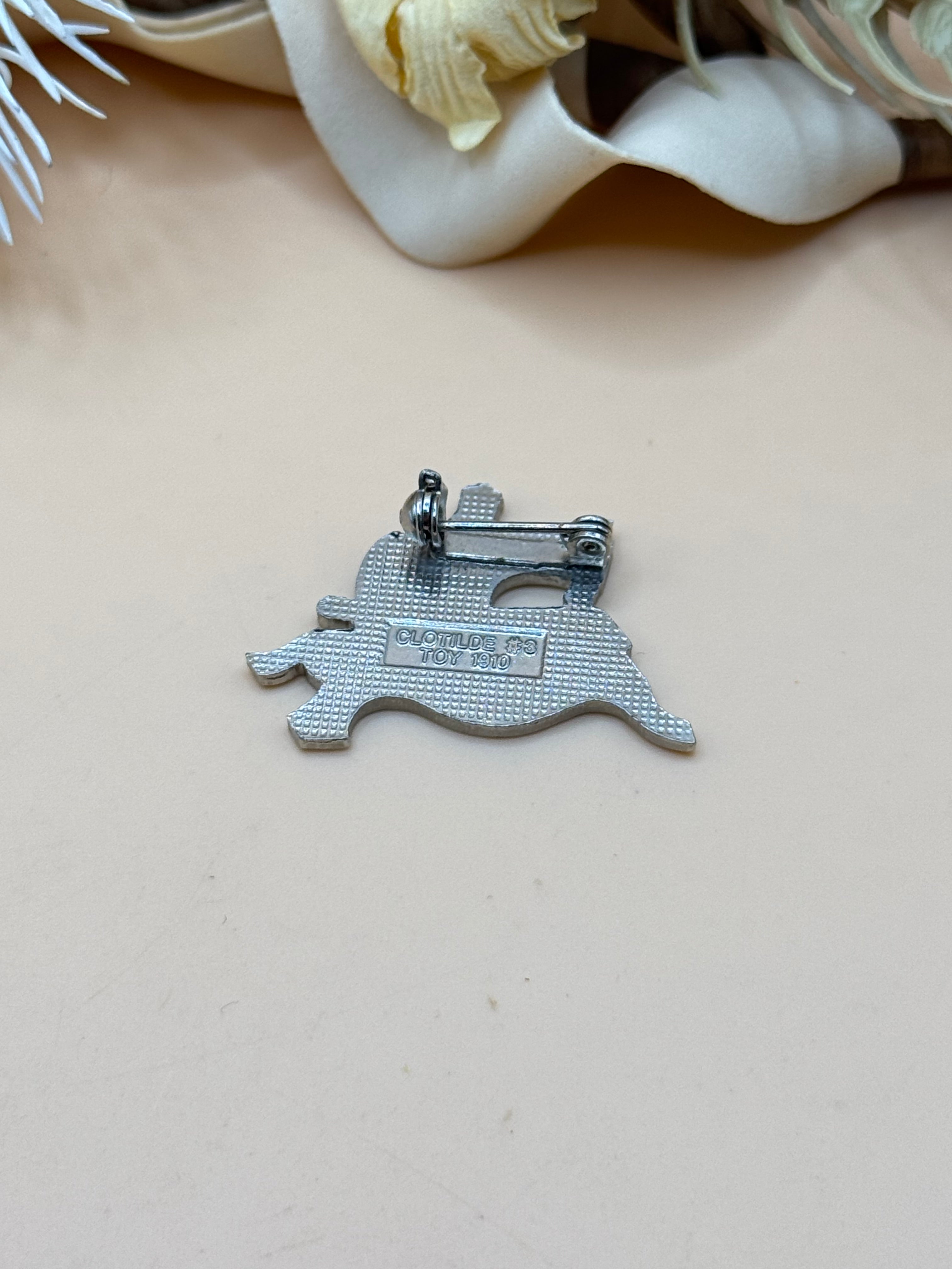 Vintage Clotilde Toy 1910 Sewing Machine Enamel Brooch