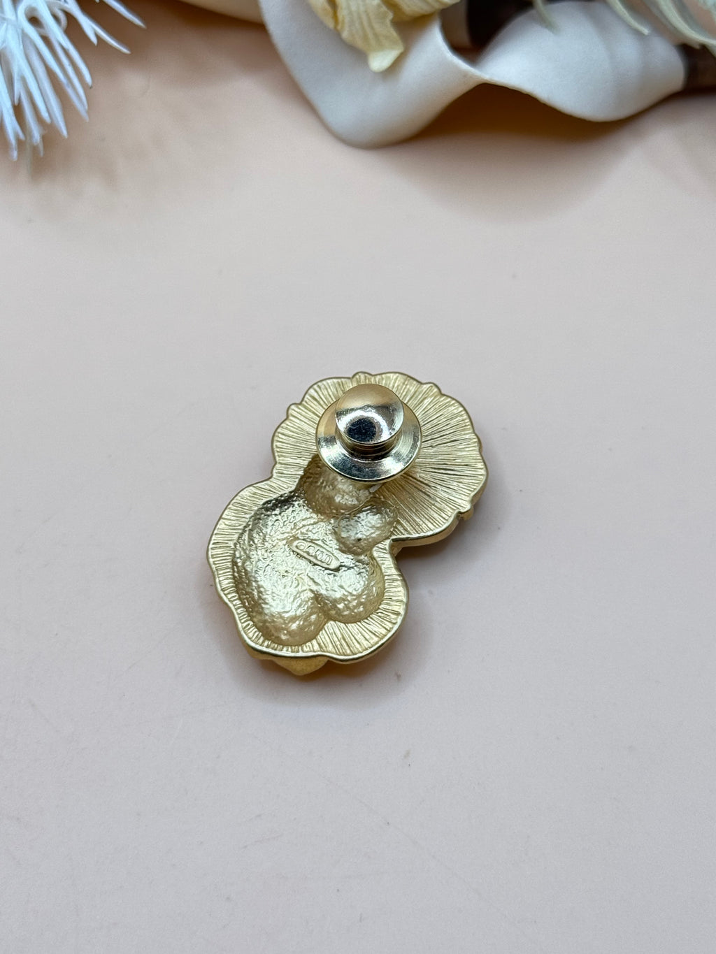 Avon Madonna & Child Gold Tone Green Enamel Religious Lapel Pin