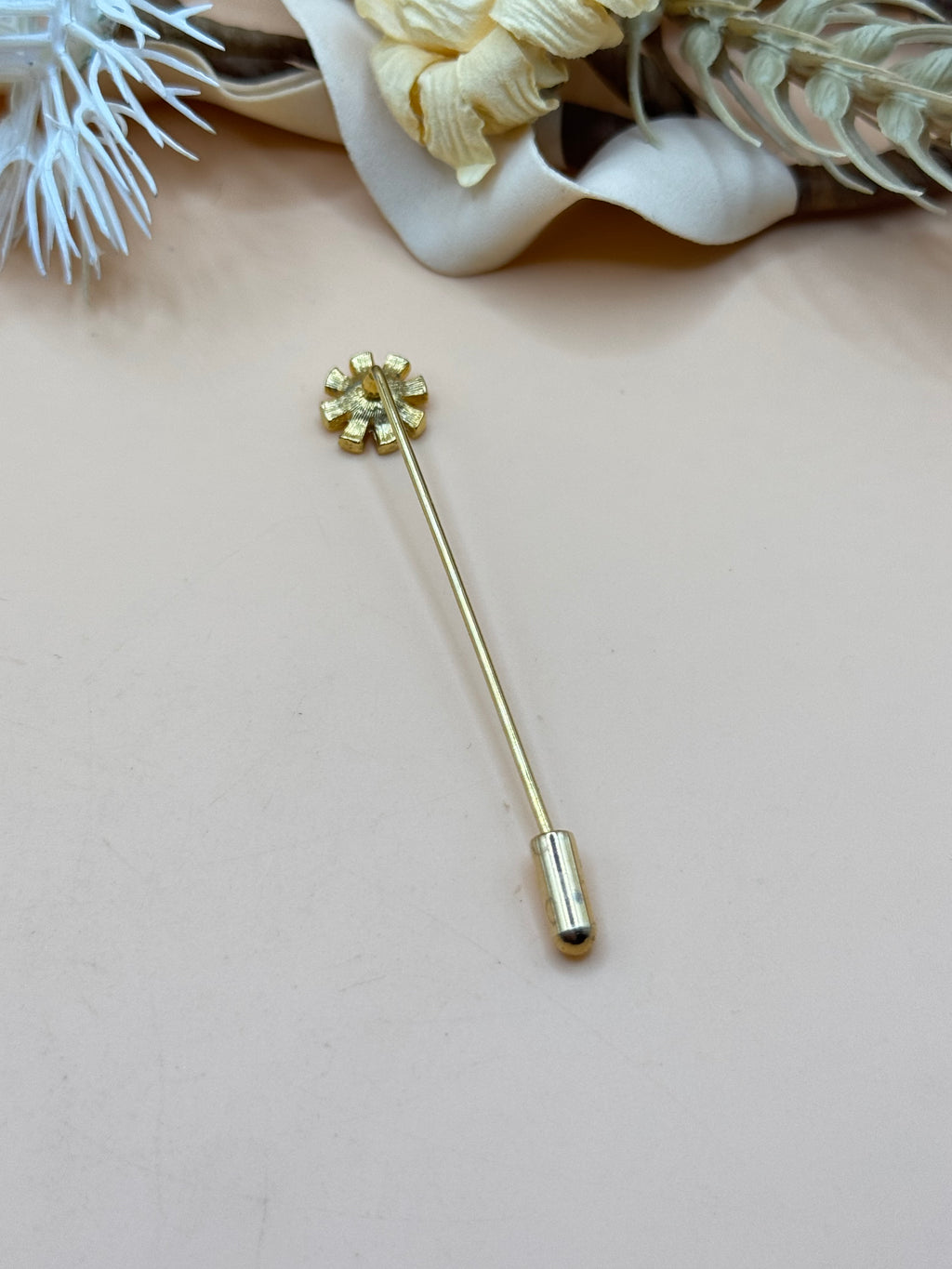 White Daisy Enamel Gold Tone Stick Pin