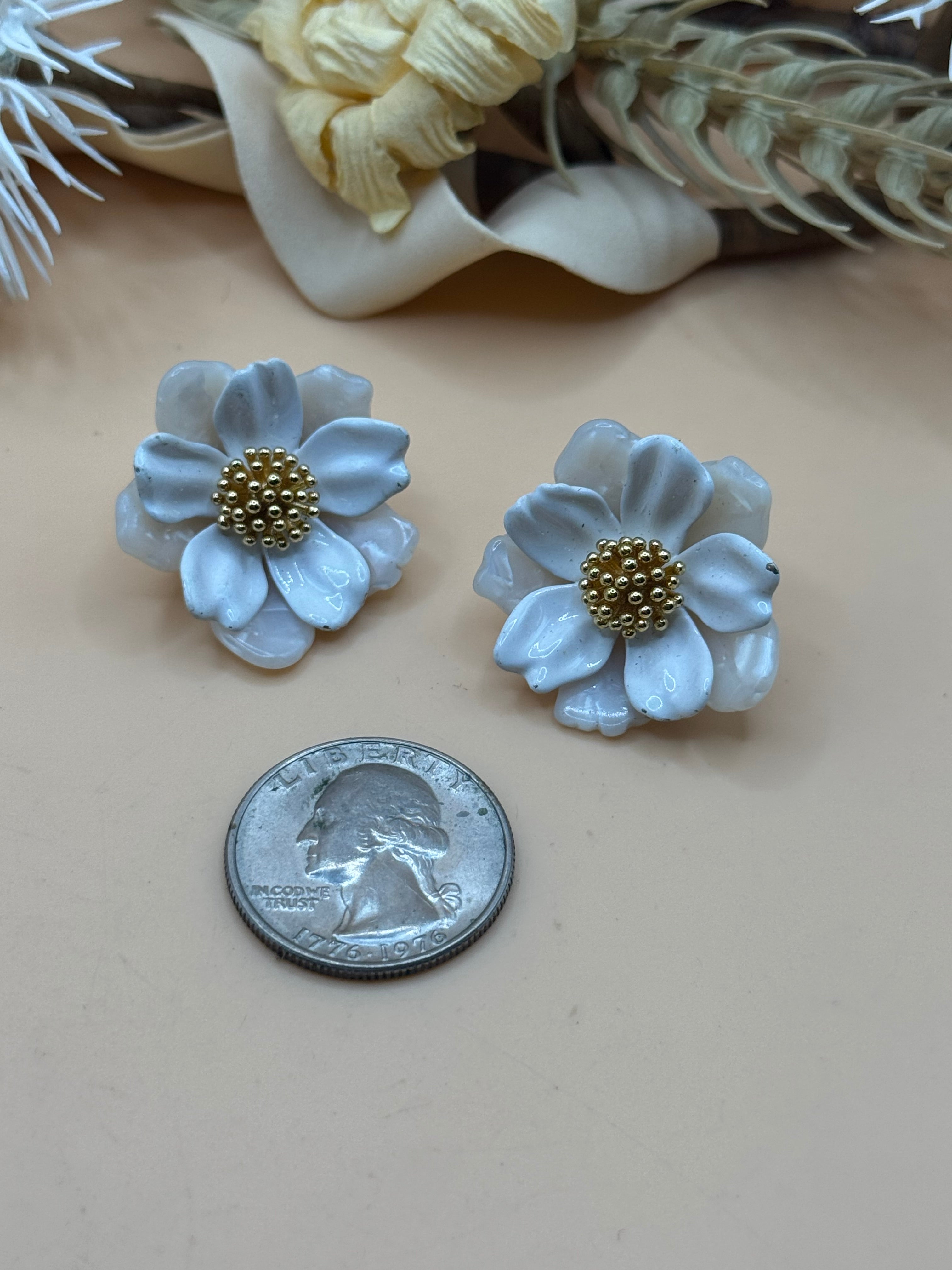 White Flower Gold-Tone Pierced Statement Earrings