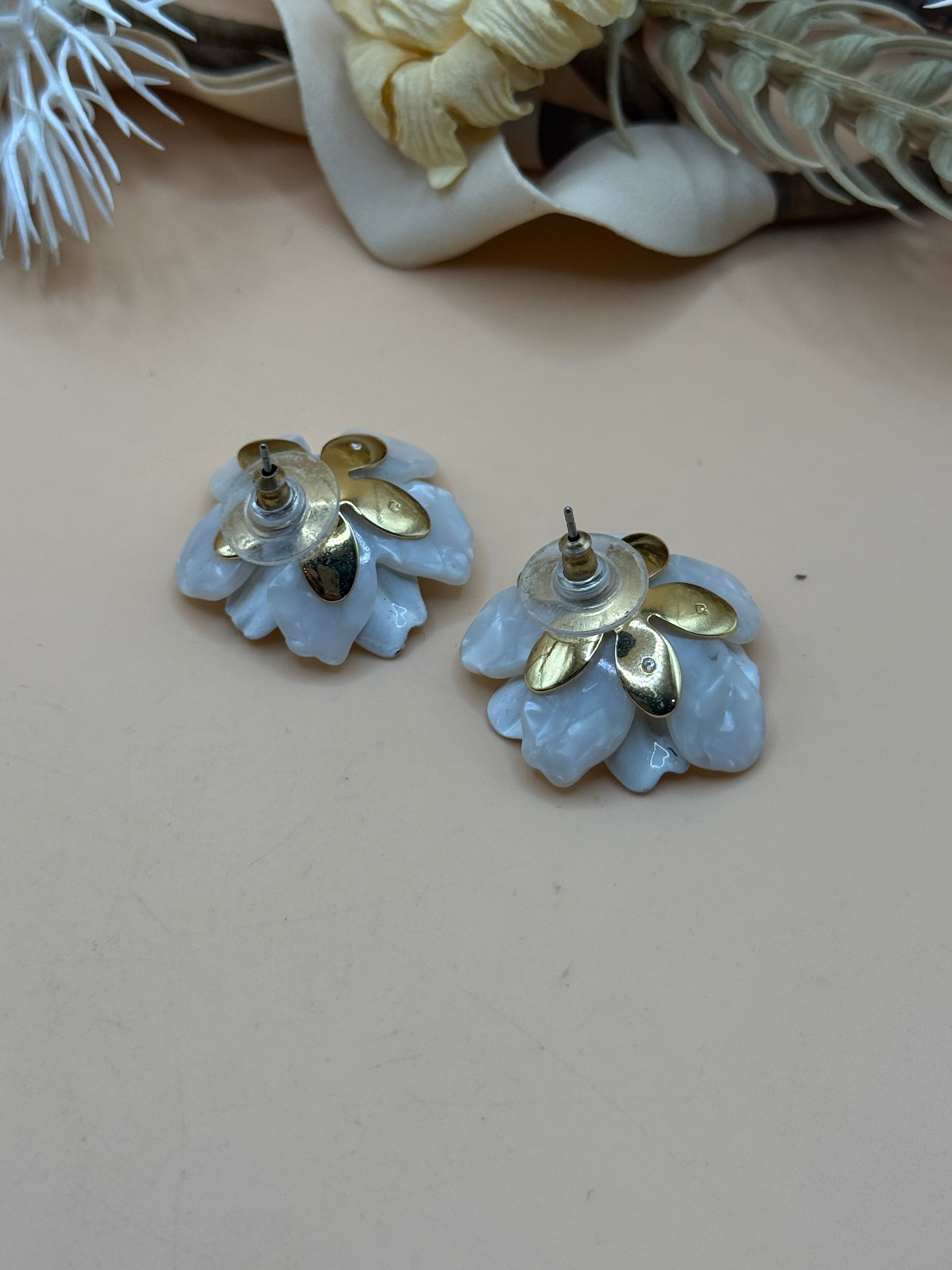 White Flower Gold-Tone Pierced Statement Earrings