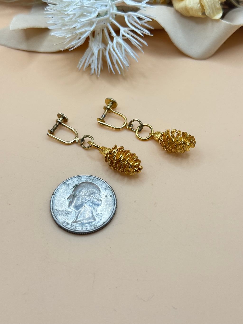 Vintage Gold Tone Pinecone Dangle Screw Back Earrings