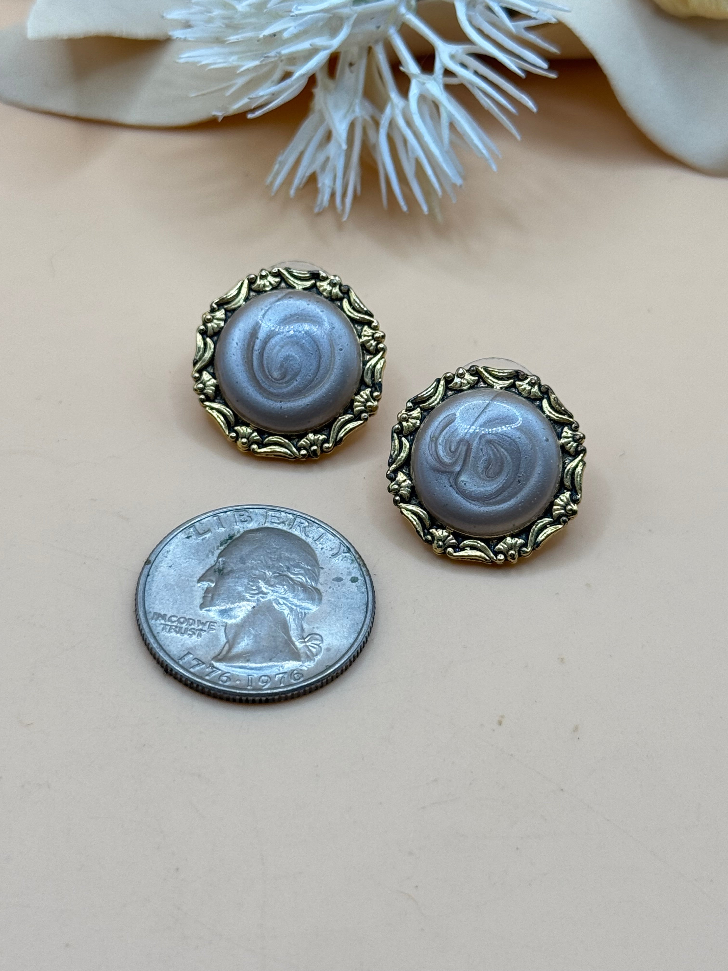 Vintage Gray Swirl Cabochon Gold Tone Ornate Stud Earrings