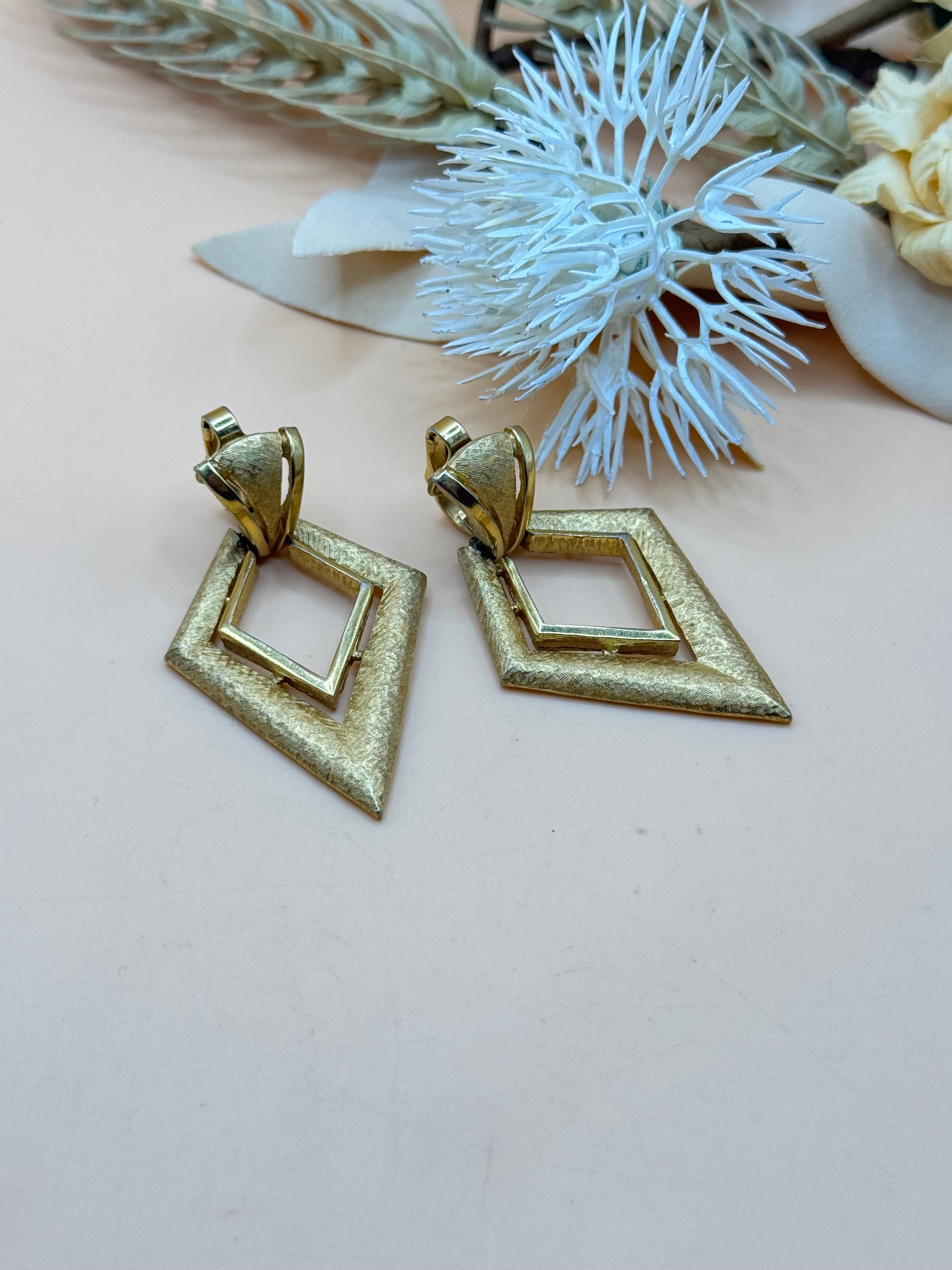 Vintage Trifari Gold Tone Geometric Dangle Clip-On Earrings