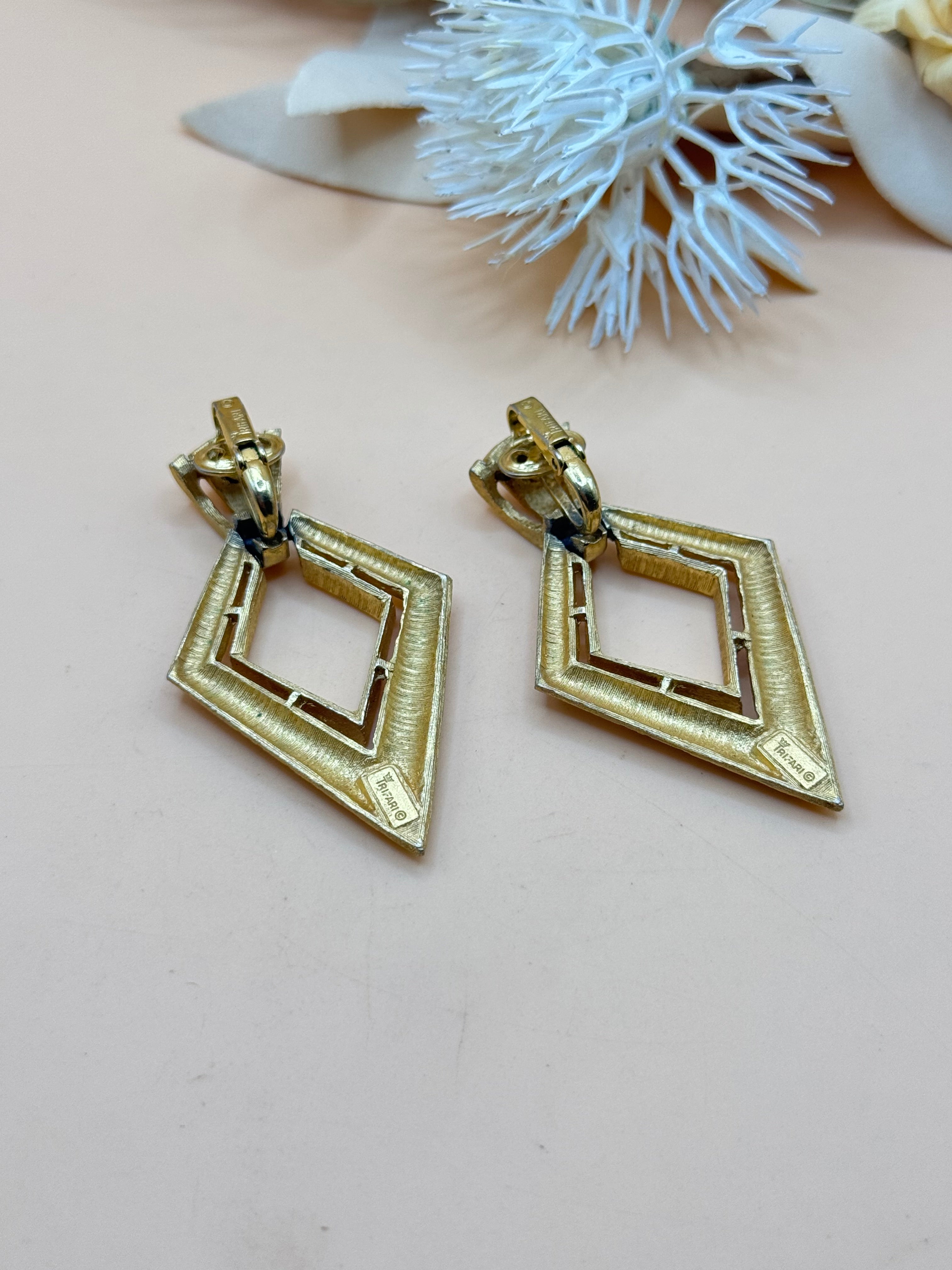 Vintage Trifari Gold Tone Geometric Dangle Clip-On Earrings