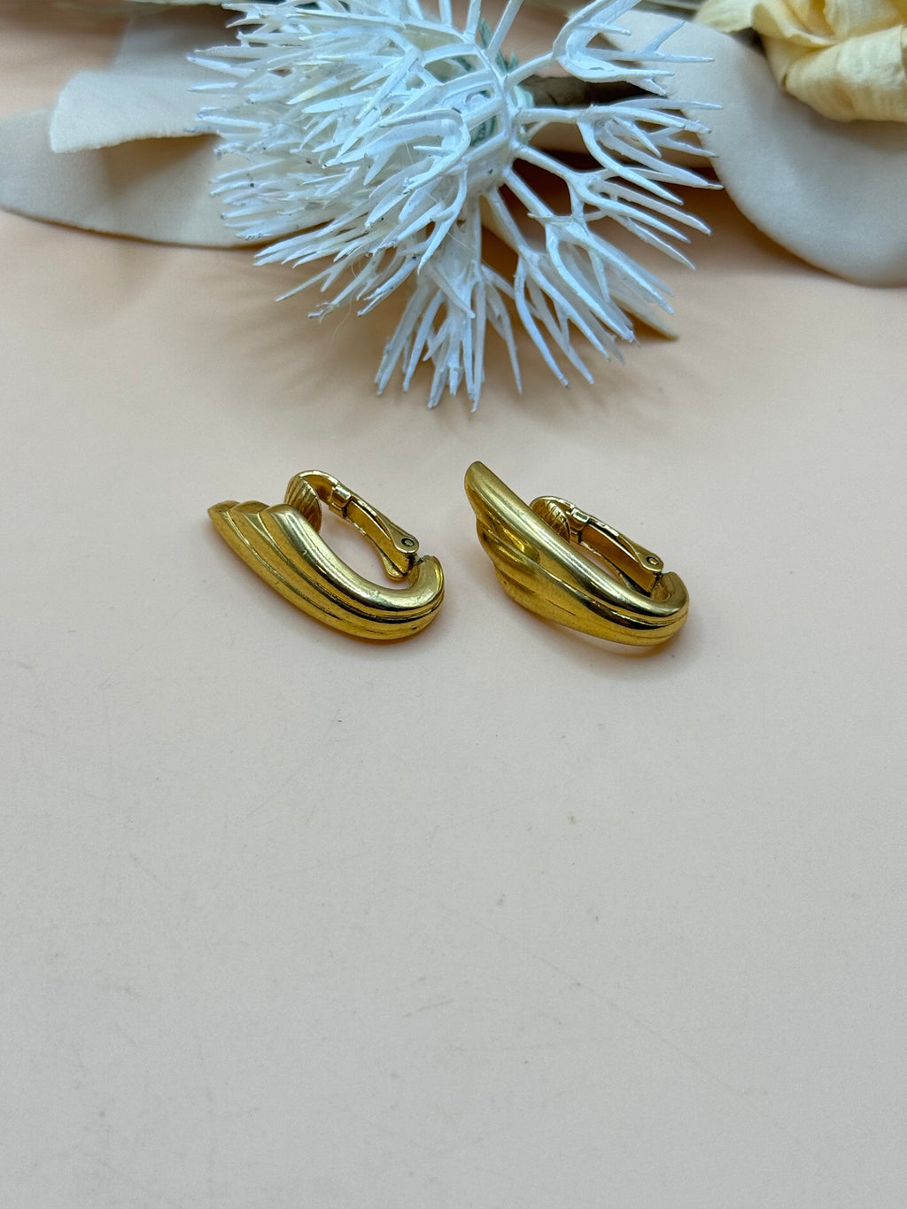 Vintage Trifari Gold Tone Curved Ribbed Clip-On Earrings