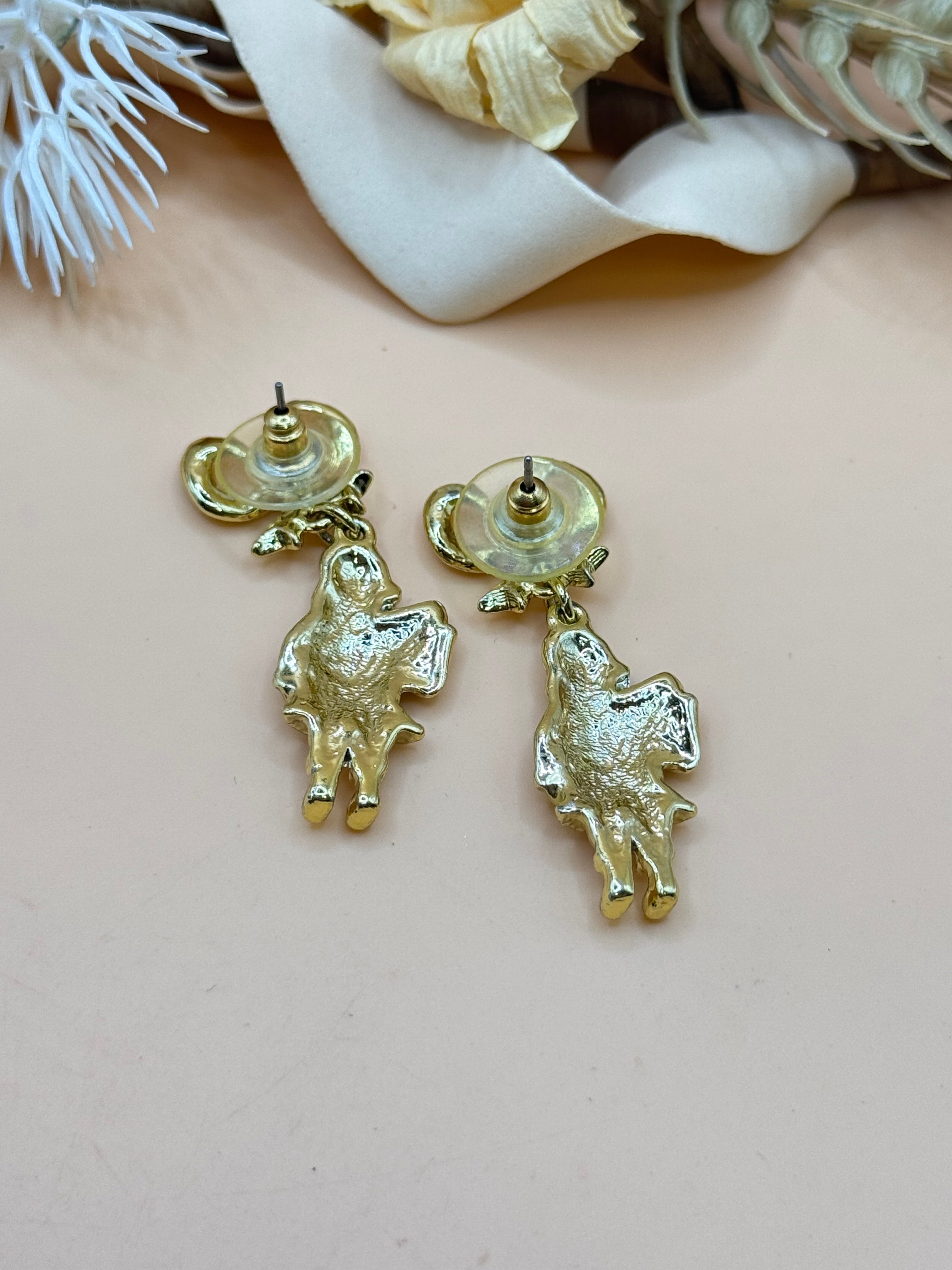 Gold Tone Bow & Santa Claus Dangle Earrings Christmas Holiday Novelty