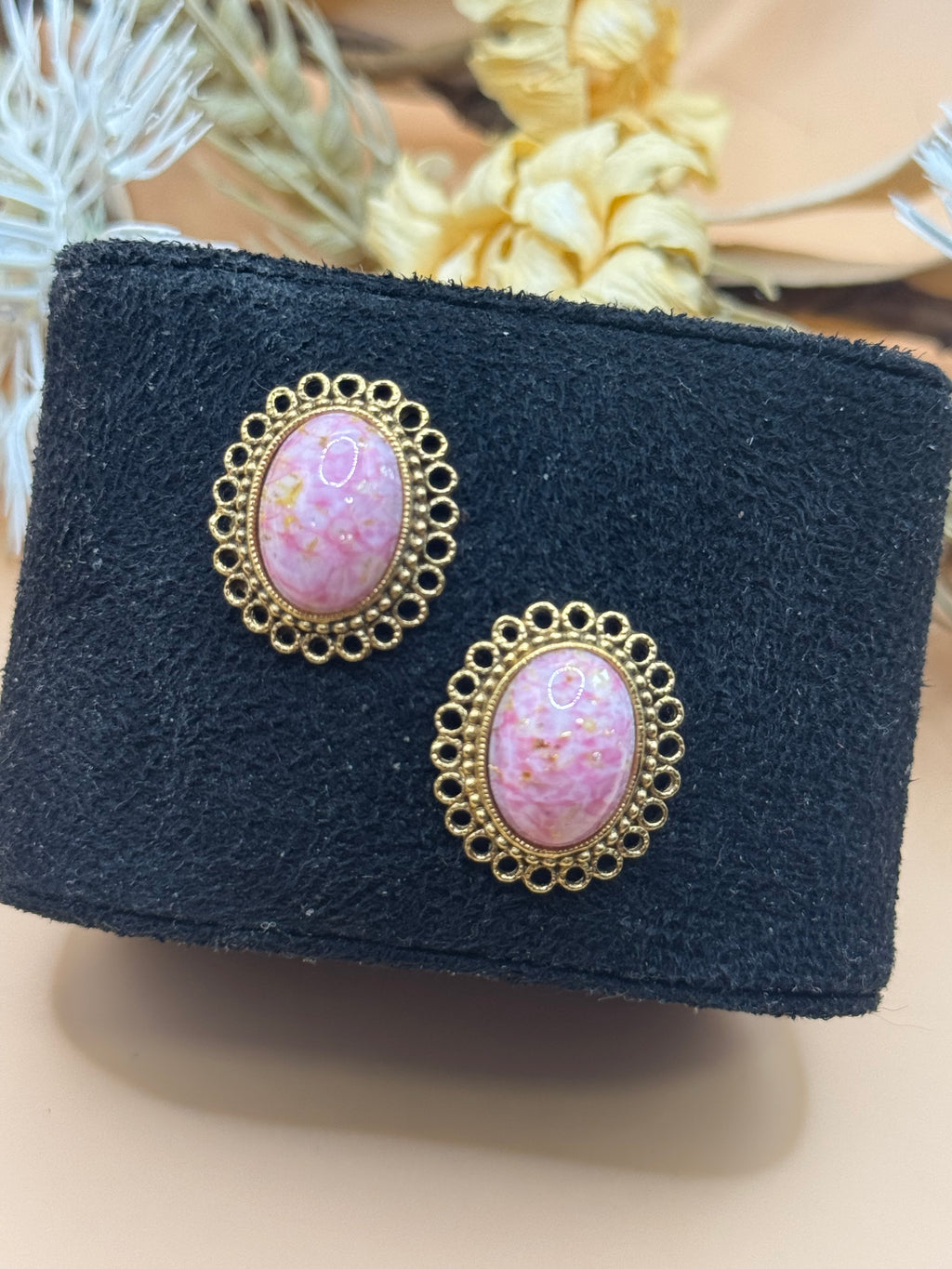1928 Pink Marbled Cabochon Gold Tone Oval Filigree Stud Earrings