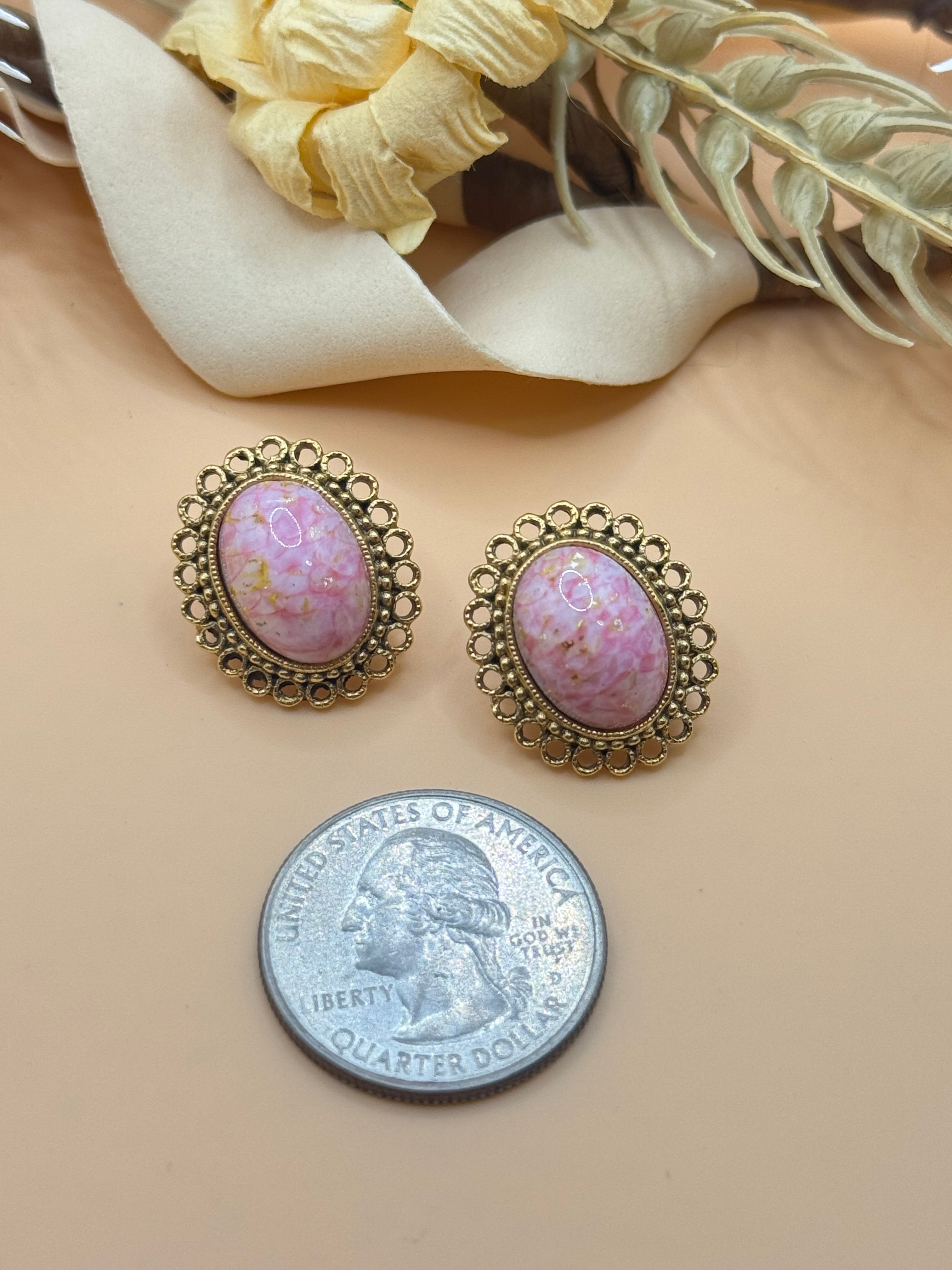1928 Pink Marbled Cabochon Gold Tone Oval Filigree Stud Earrings