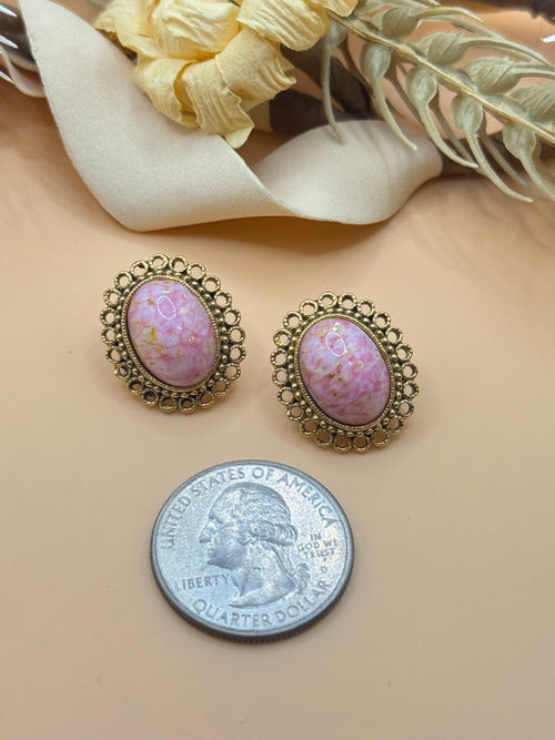 1928 Pink Marbled Cabochon Gold Tone Oval Filigree Stud Earrings
