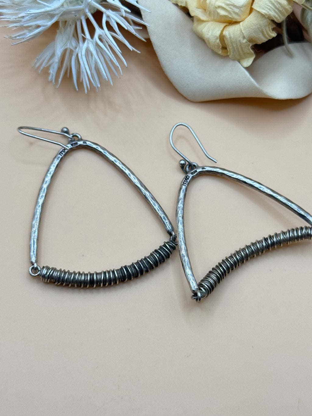 Vintage MXC 925 Sterling Silver Hammered Triangle Dangle Earrings Artisan Mexico