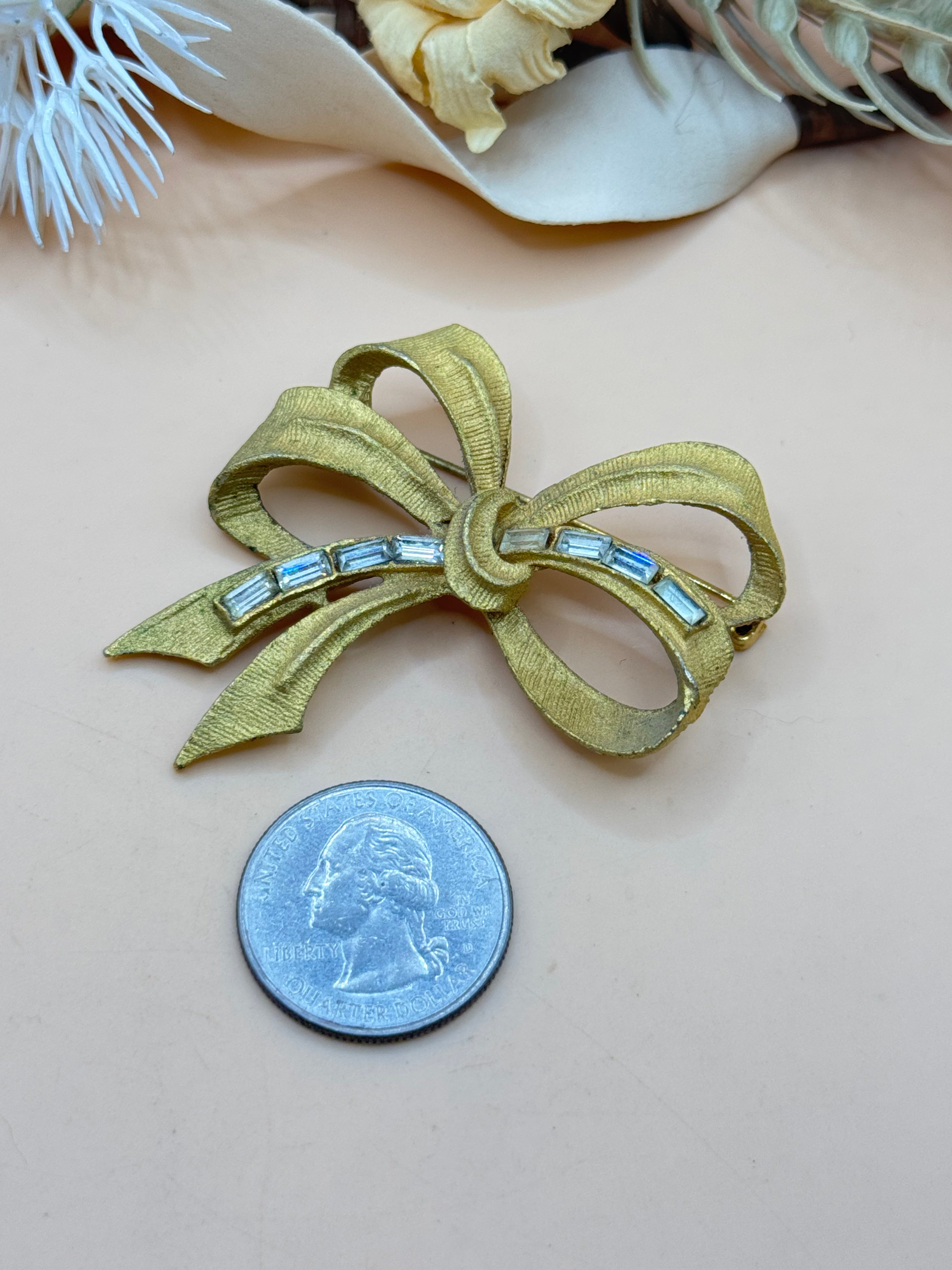 Vintage Gold Tone Ribbon Bow Brooch Pin Clear Baguette Rhinestones