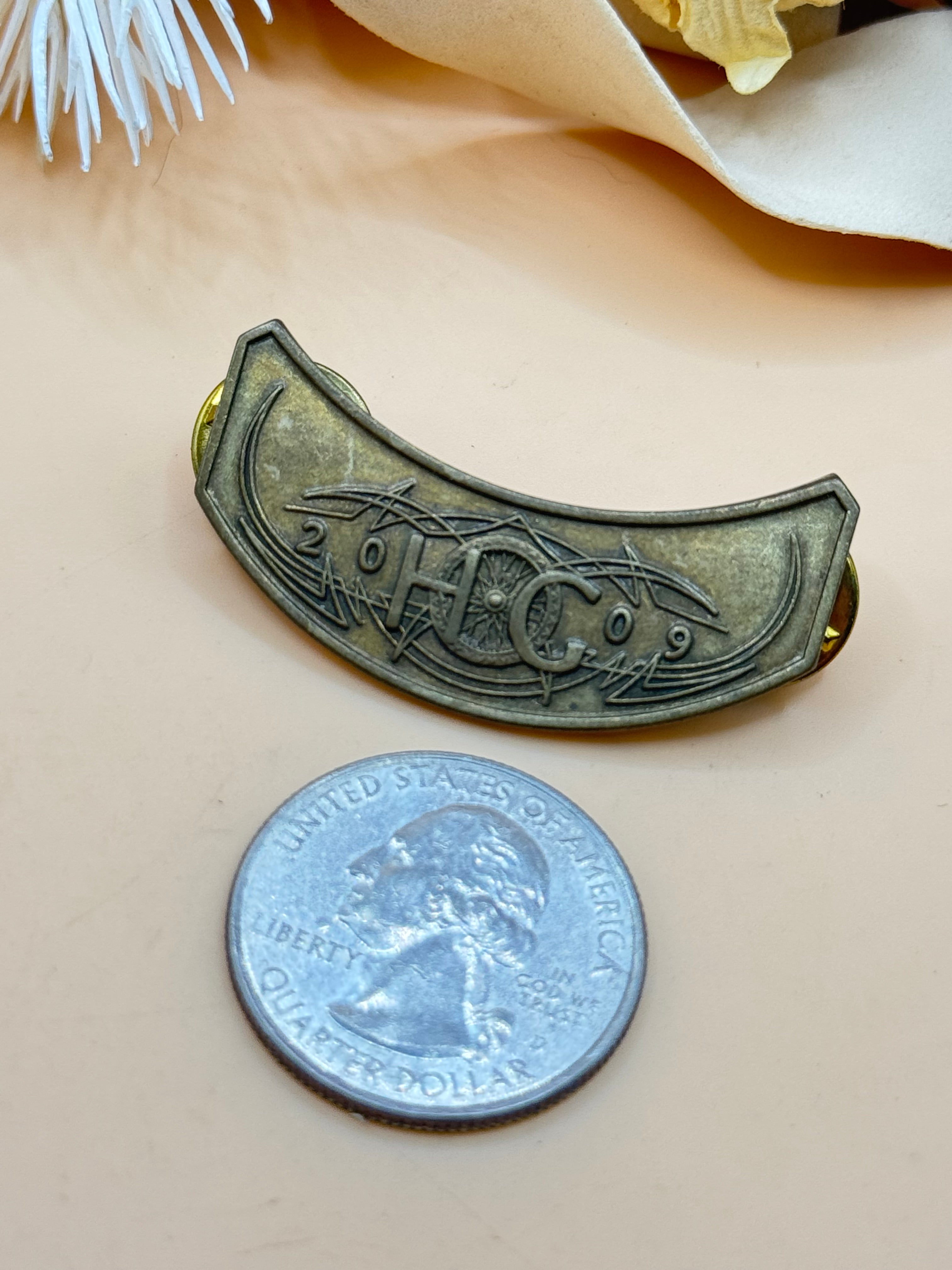 2009 HOG Harley Owners Group Brass Tone Rocker Bar Pin Motorcycle Badge