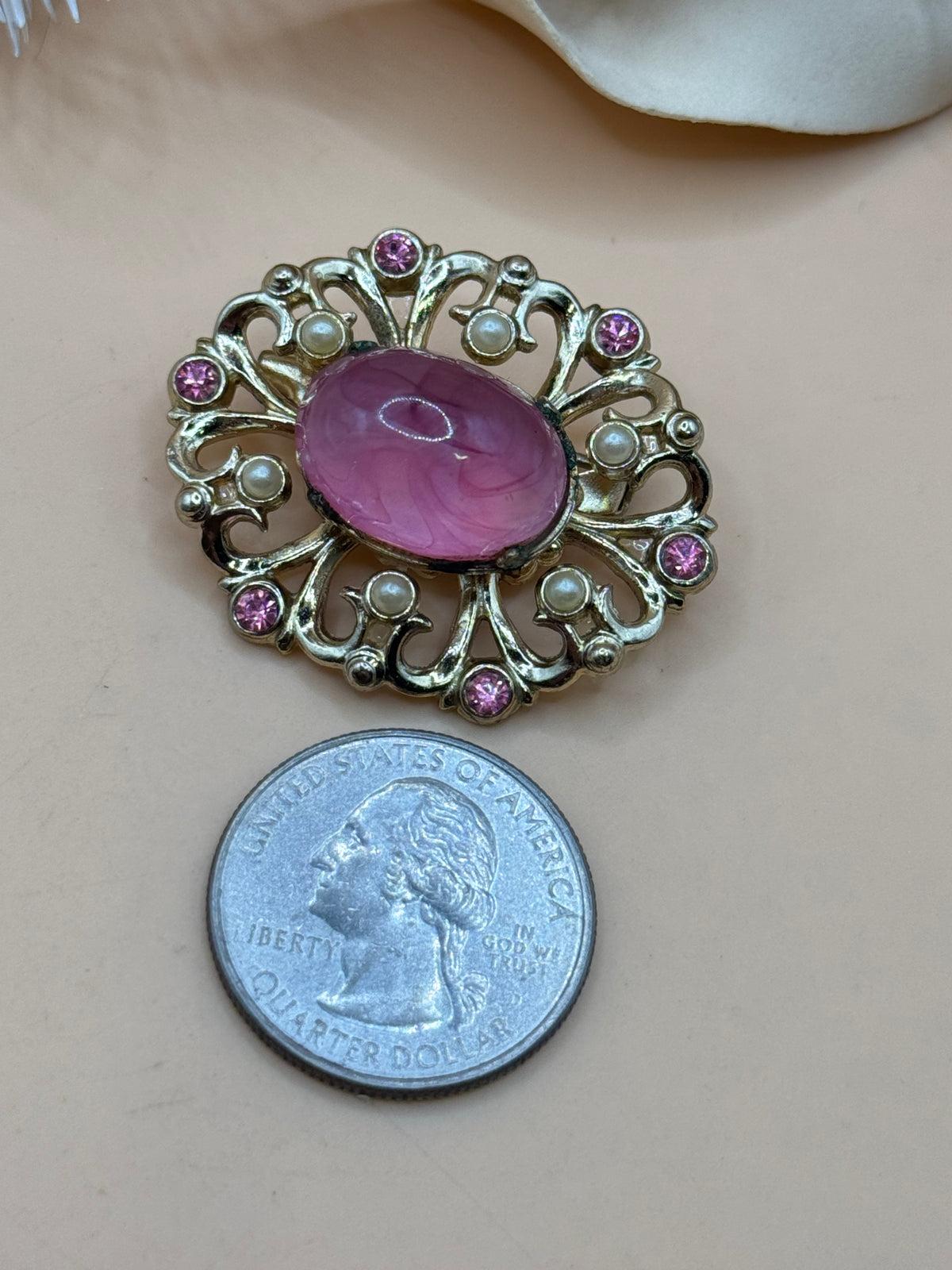 Vintage Coro Pink Marbled Cabochon Faux Pearl Rhinestone Brooch Pendant Pin