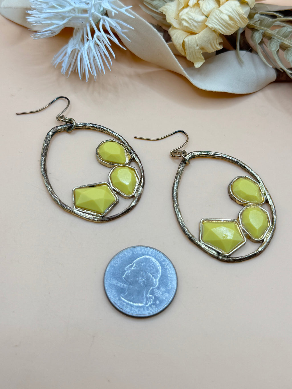 Modern Yellow Resin Gold Tone Open Teardrop Geometric Dangle Earrings Boho