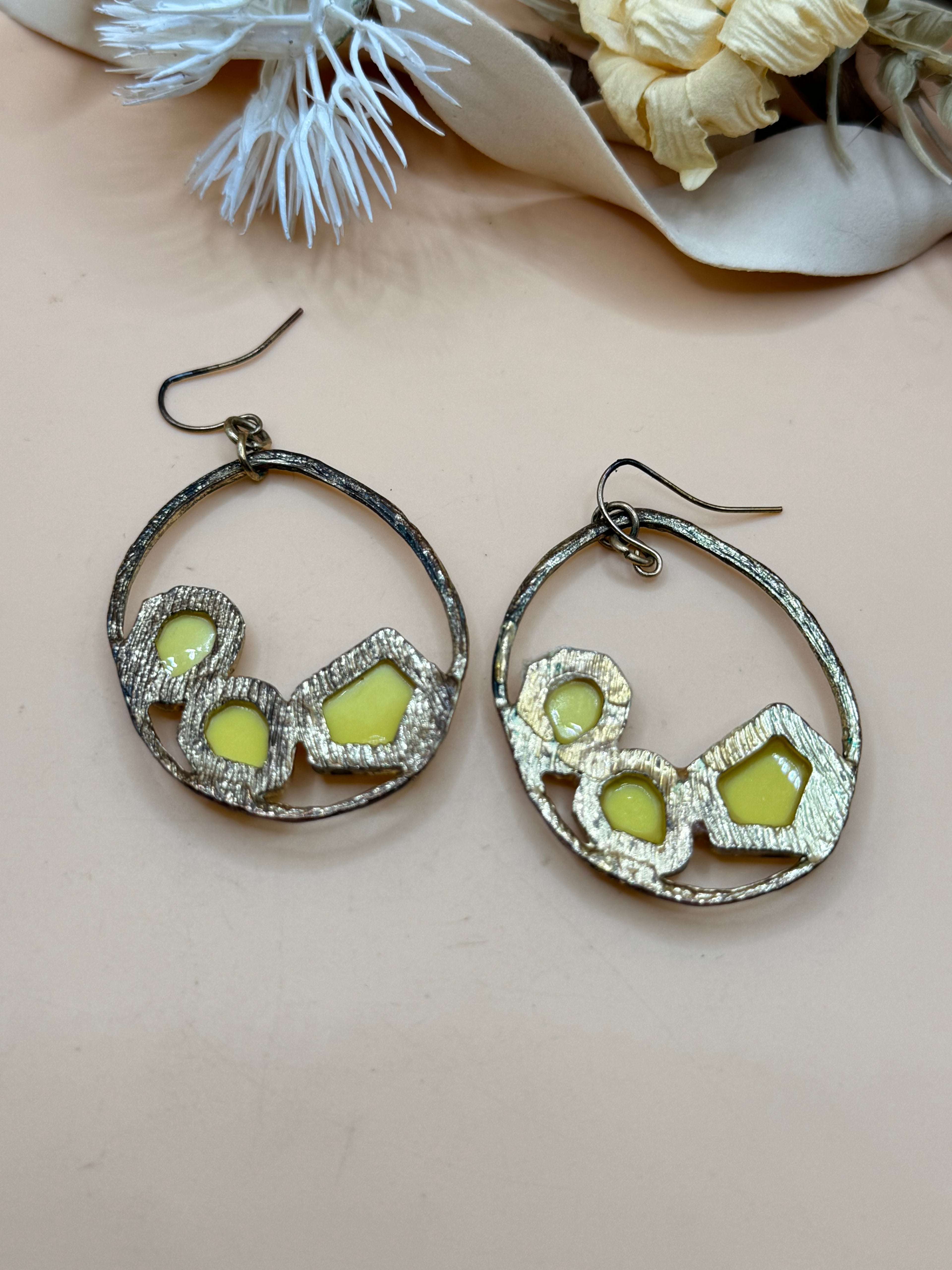 Modern Yellow Resin Gold Tone Open Teardrop Geometric Dangle Earrings Boho