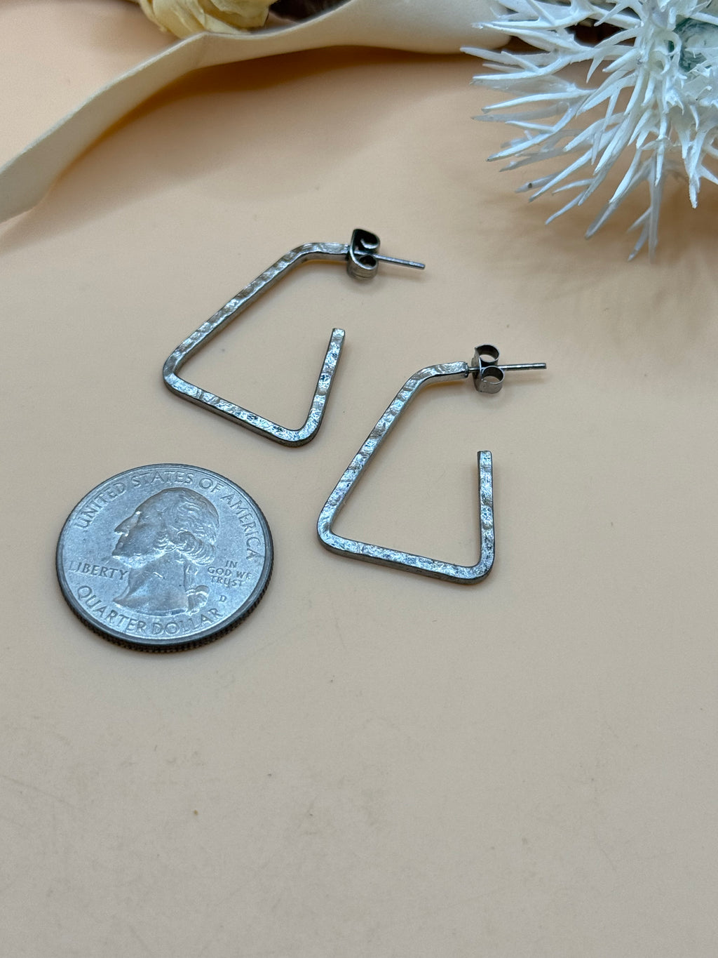 Silver Tone Geometric Open Square Hoop Earrings Textured Modern Minimalist