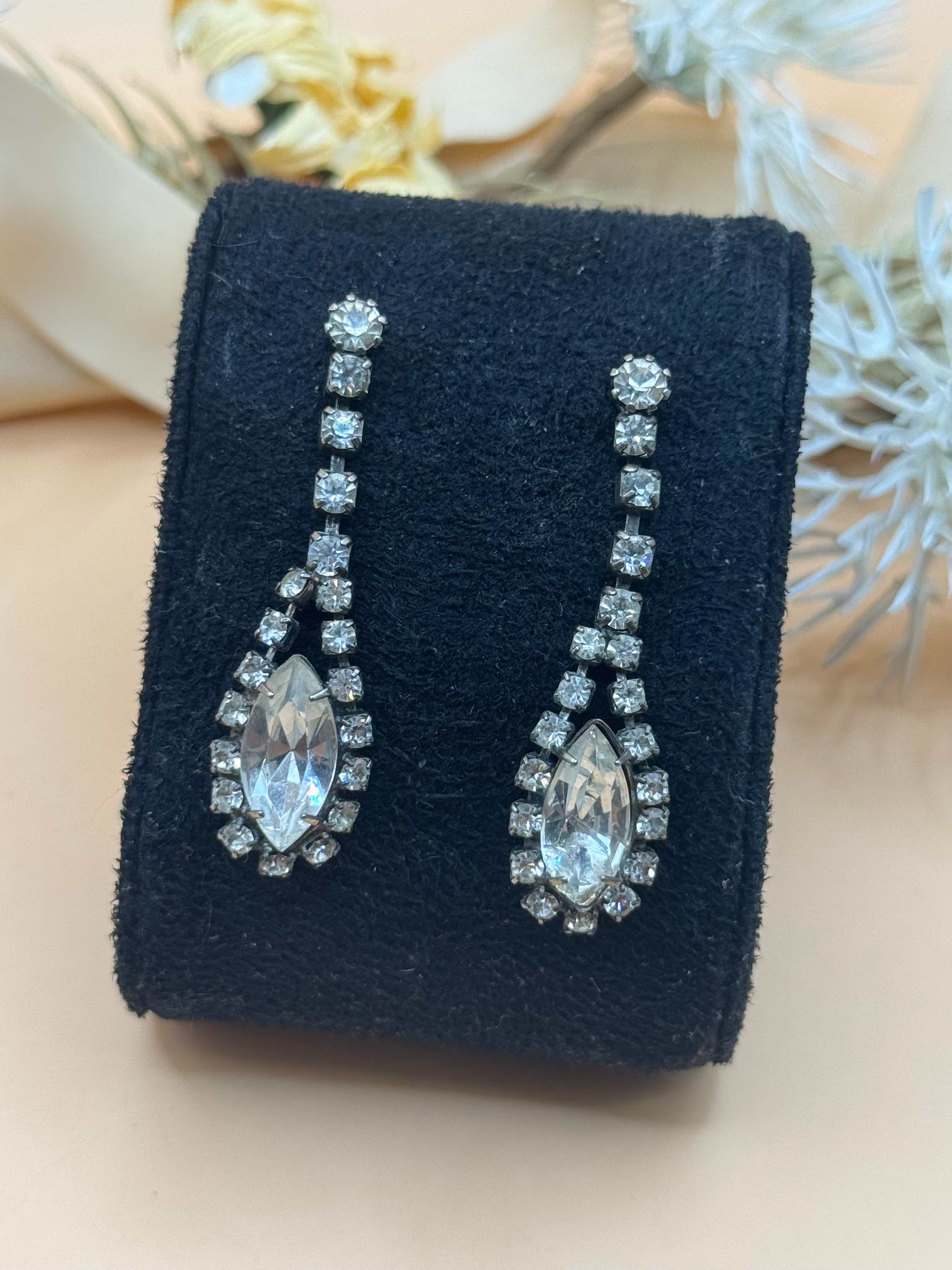 Vintage Clear Rhinestone Silver Tone Dangle Drop Pierced Earrings