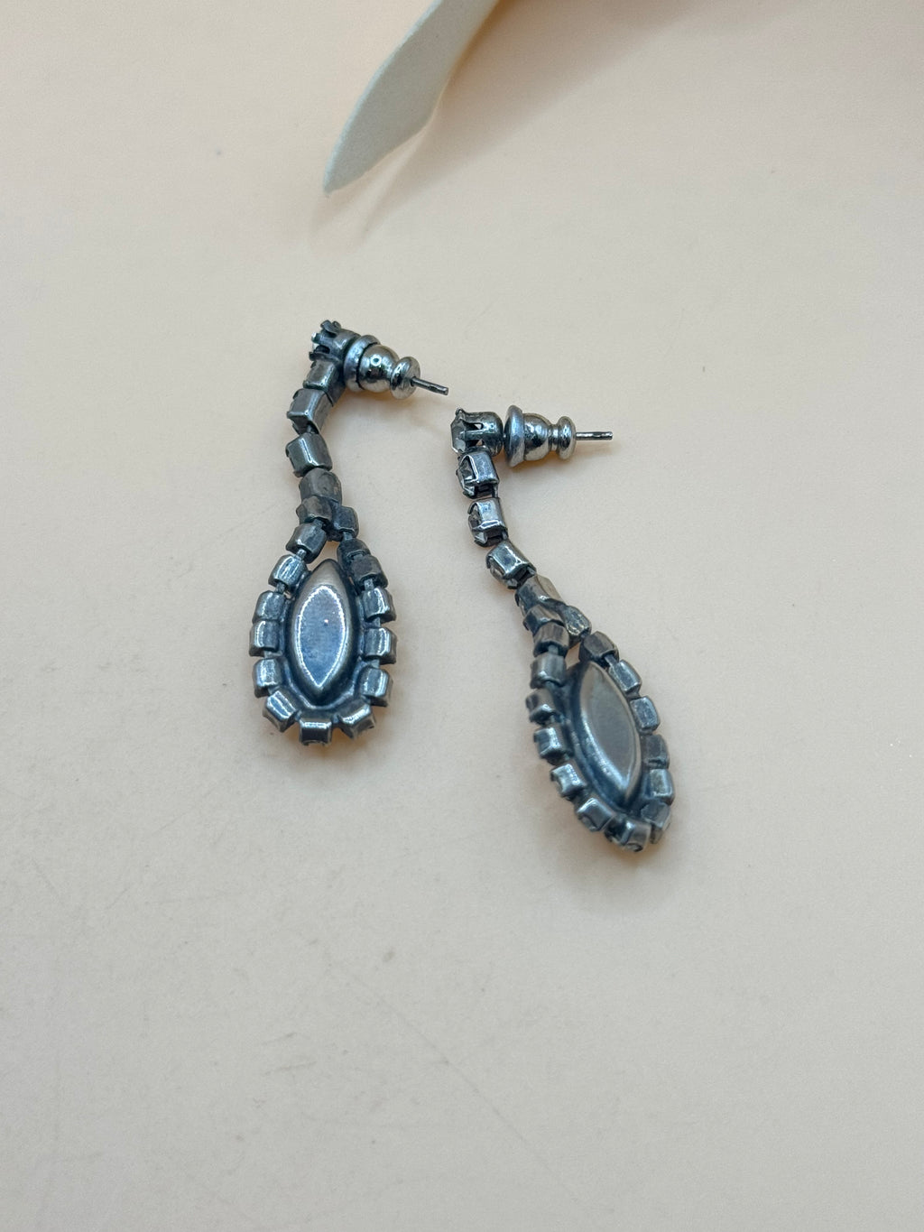 Vintage Clear Rhinestone Silver Tone Dangle Drop Pierced Earrings