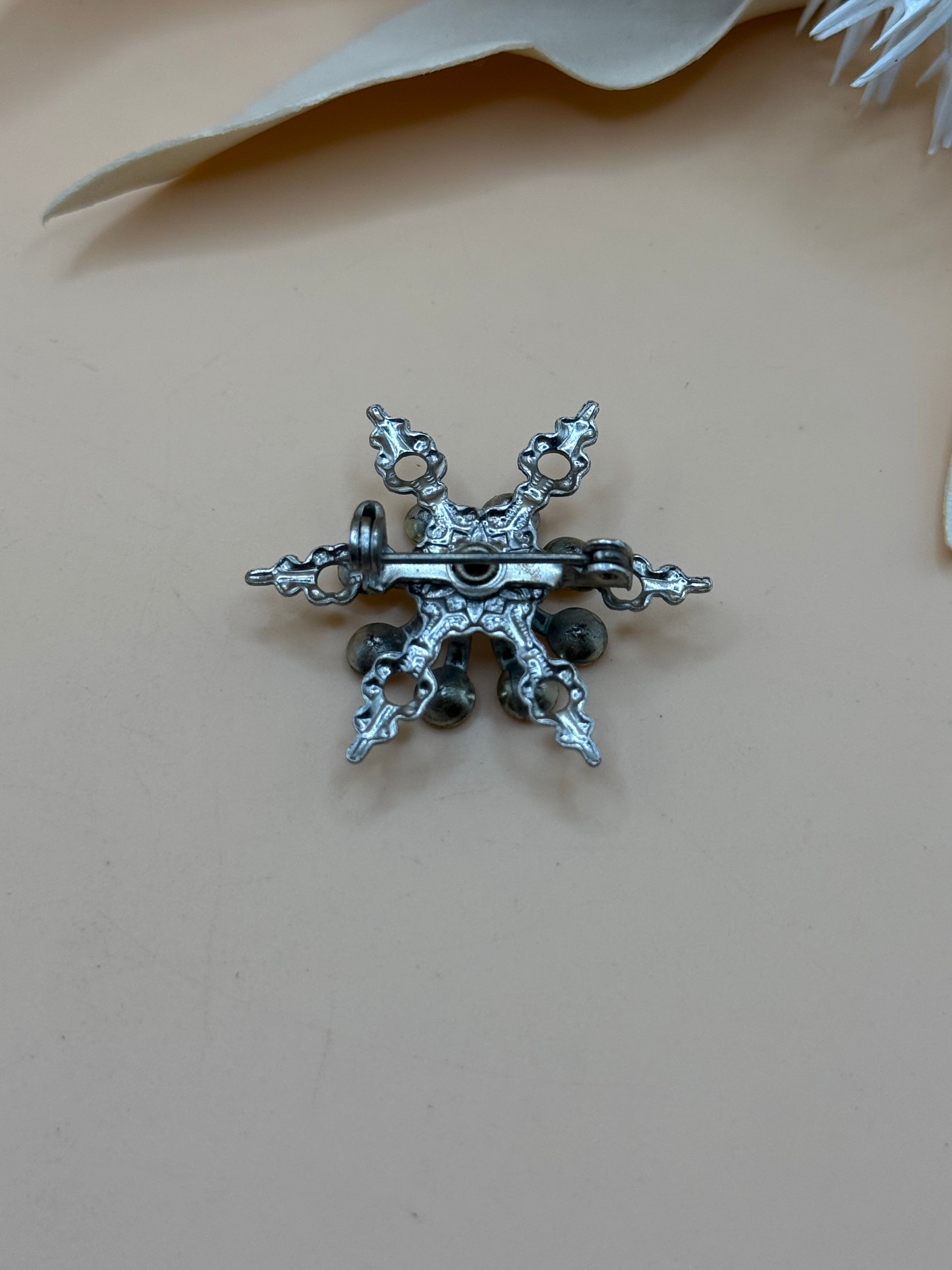 Vintage Silver Tone Clear Rhinestone Snowflake Brooch Sparkly Winter Holiday Pin