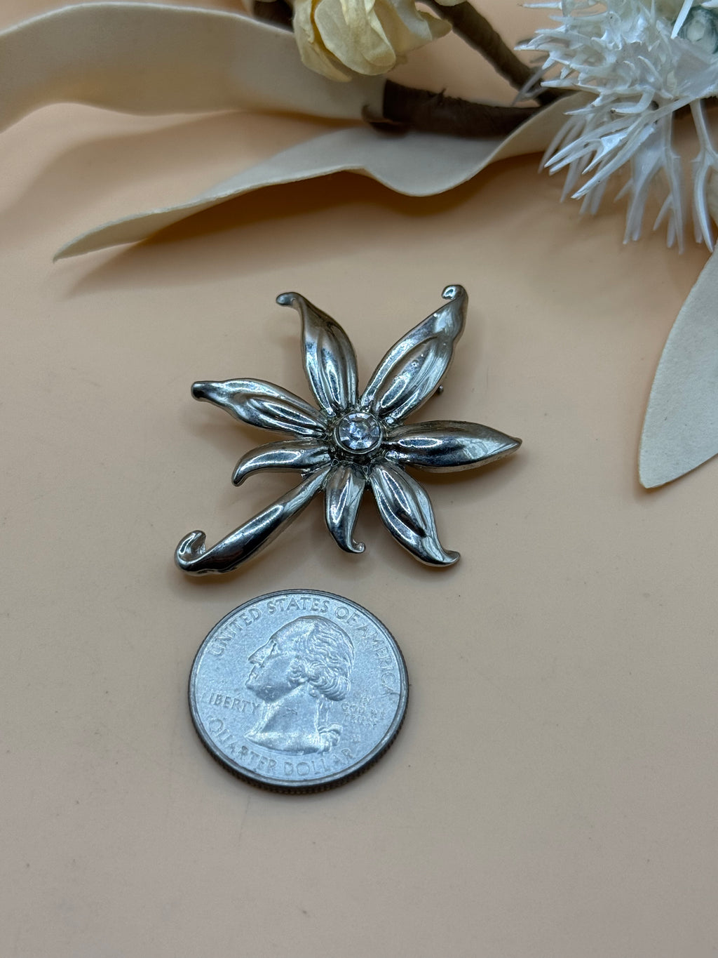 Vintage Silver Tone Floral Flower Brooch Clear Rhinestone Accent Elegant Pin